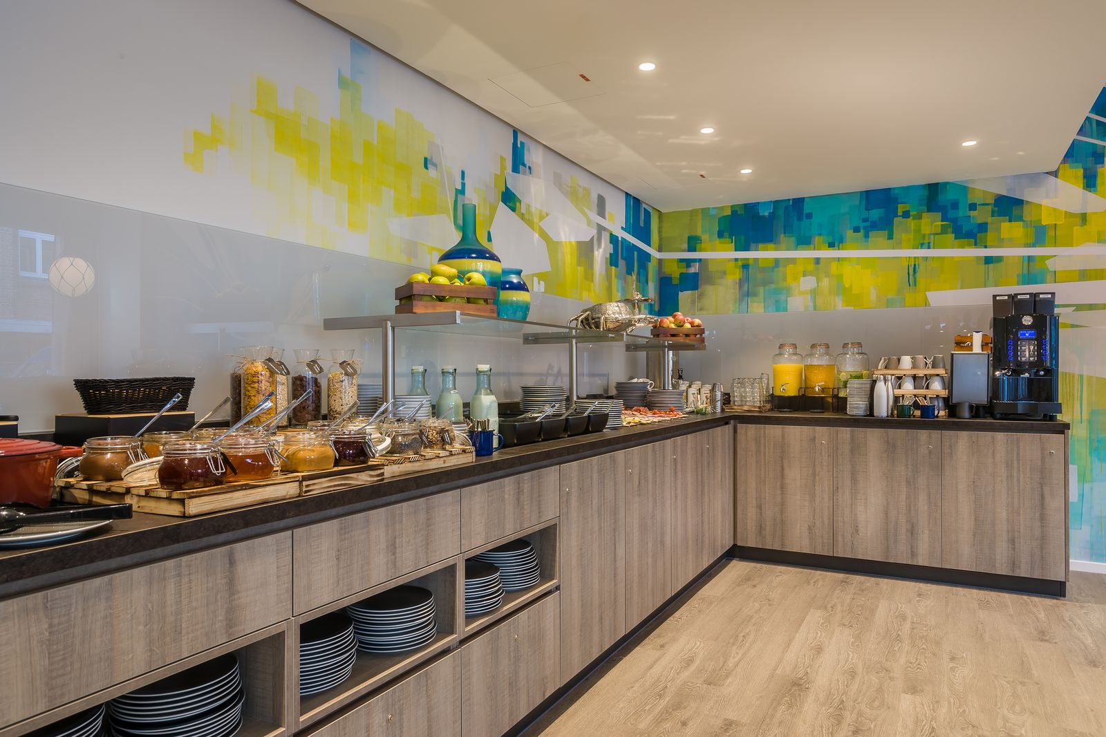 Holiday Inn - the niu, Welly Kiel