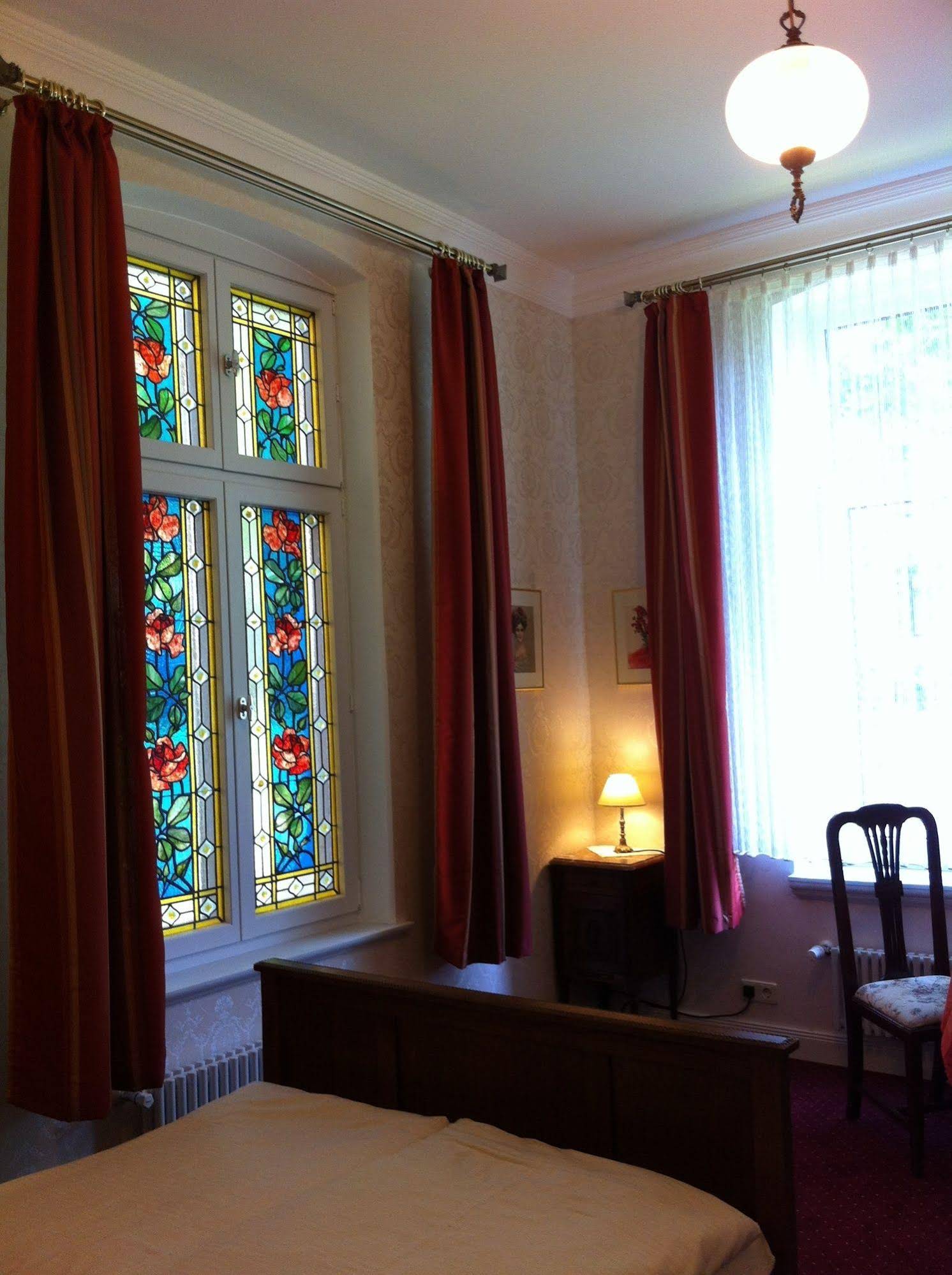 Parkhotel Seeufer