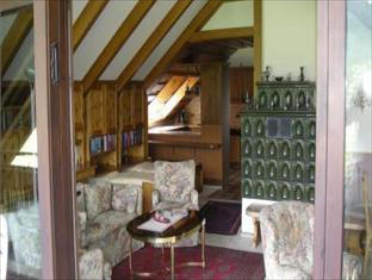 Rebekka mit Haus am Brühl