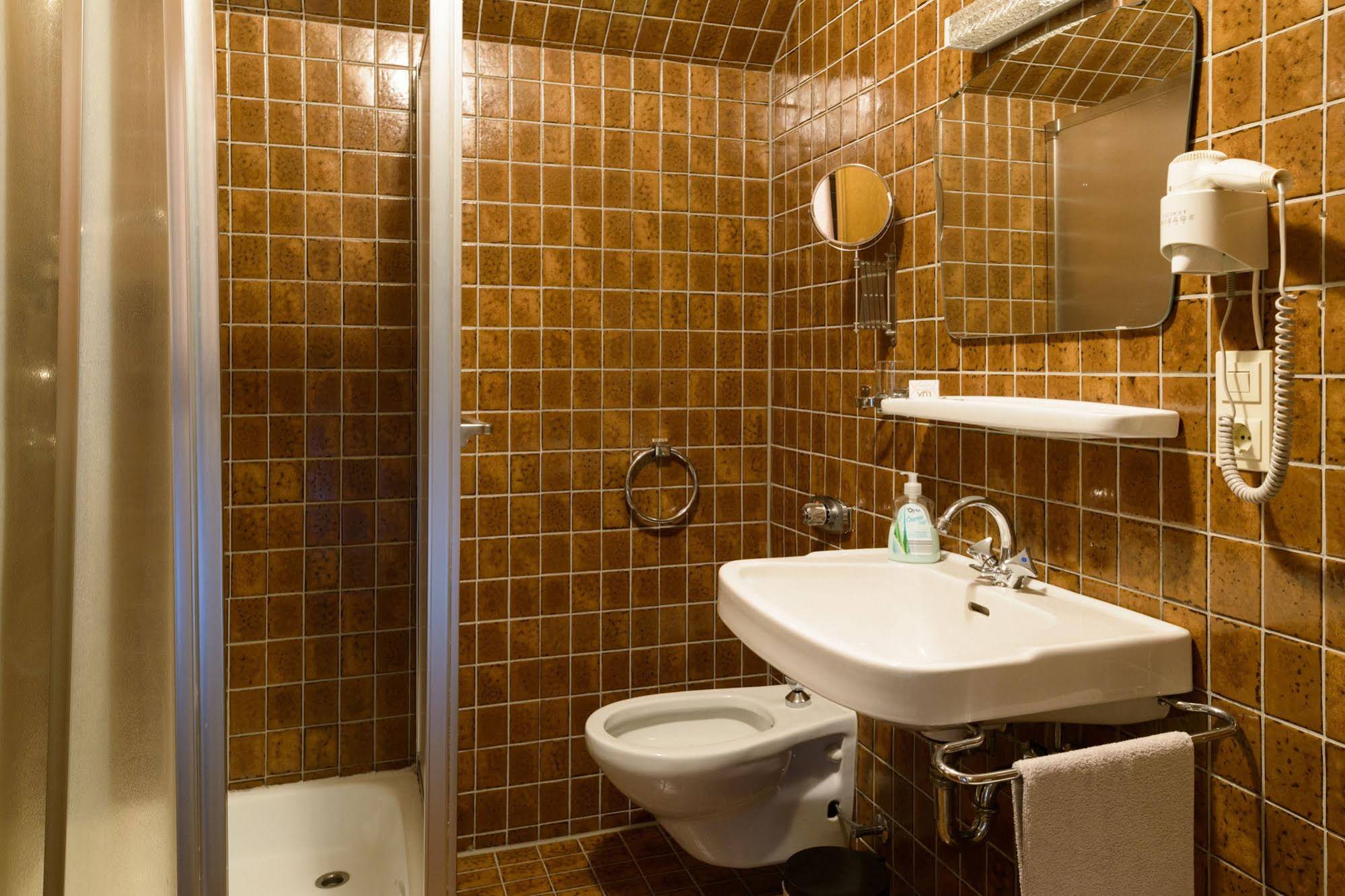 Zum letzten G'stehr - Black Forest River Side Hotel