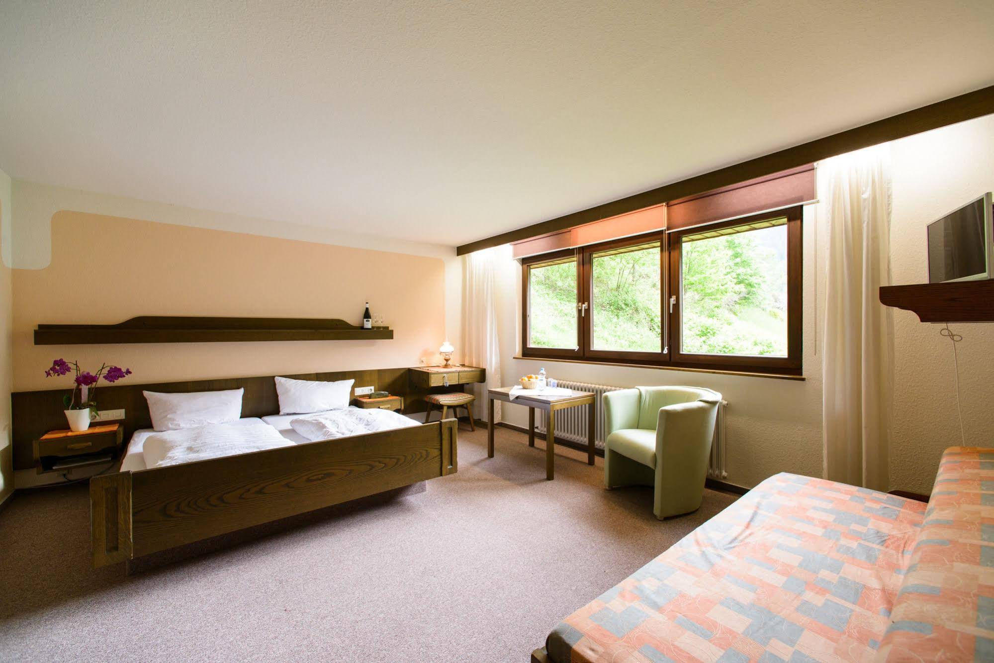 Zum letzten G'stehr - Black Forest River Side Hotel