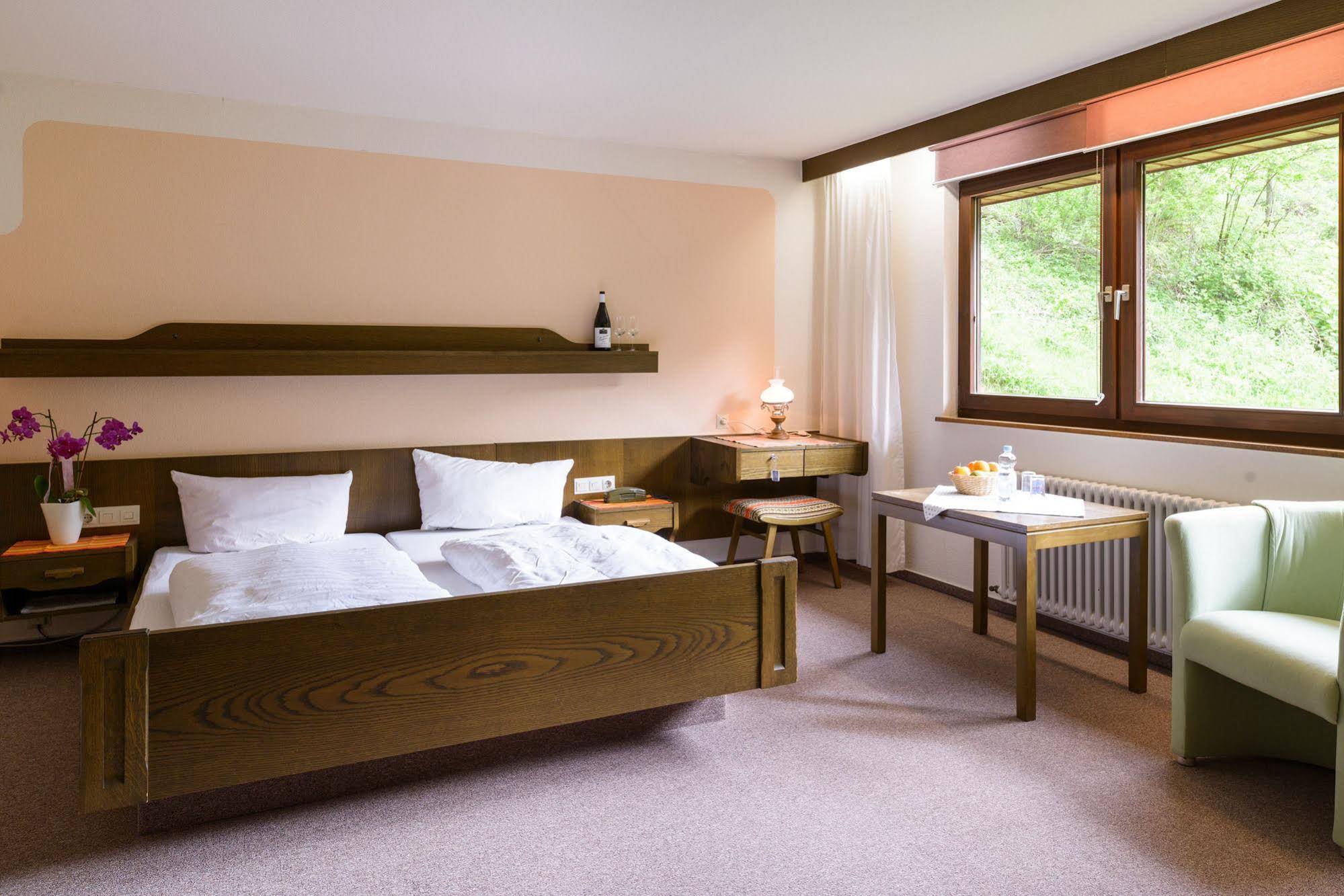 Zum letzten G'stehr - Black Forest River Side Hotel