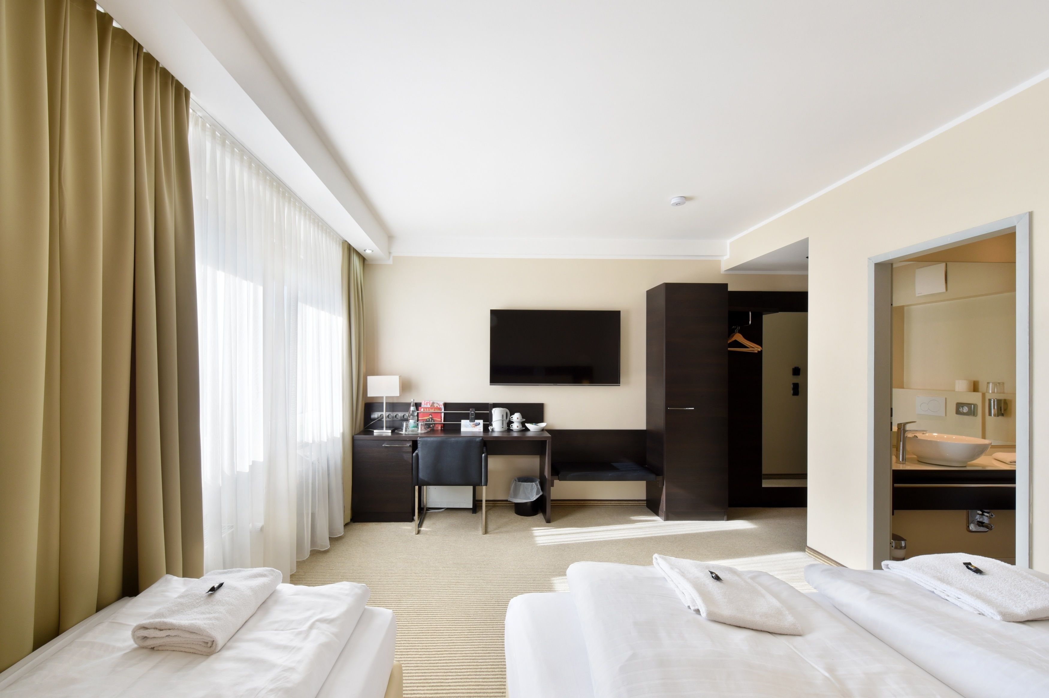 Zi Hotel & Lounge
