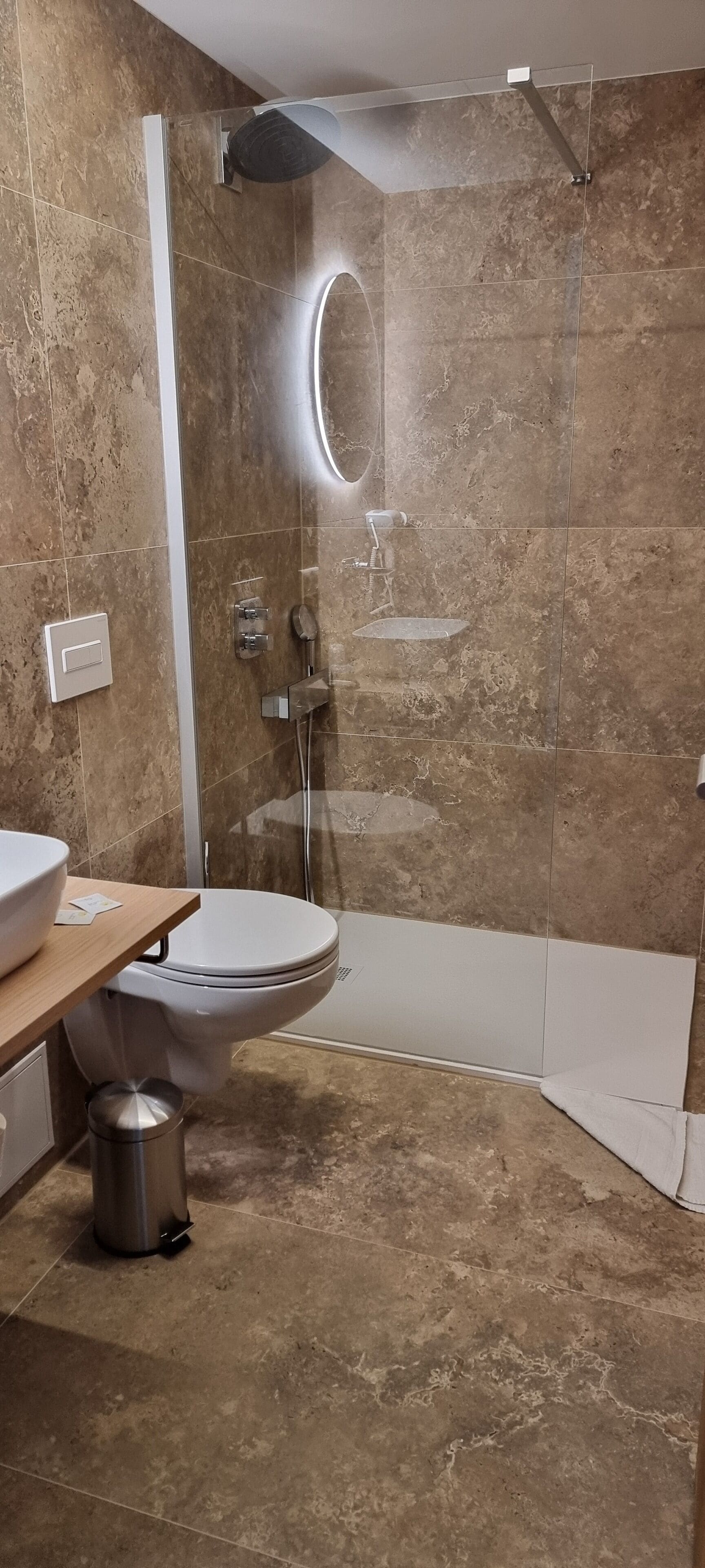 Central Hotel & Lounge