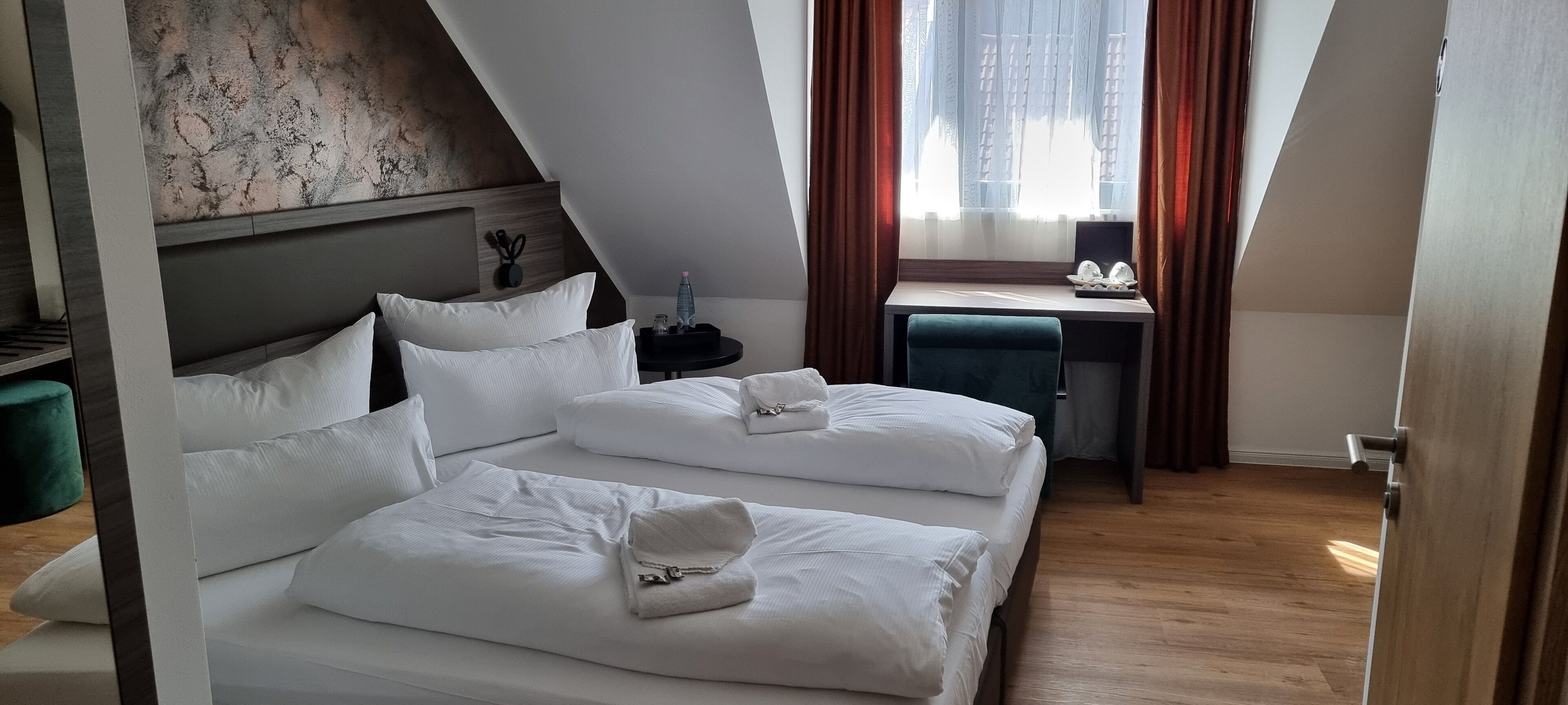 Central Hotel & Lounge