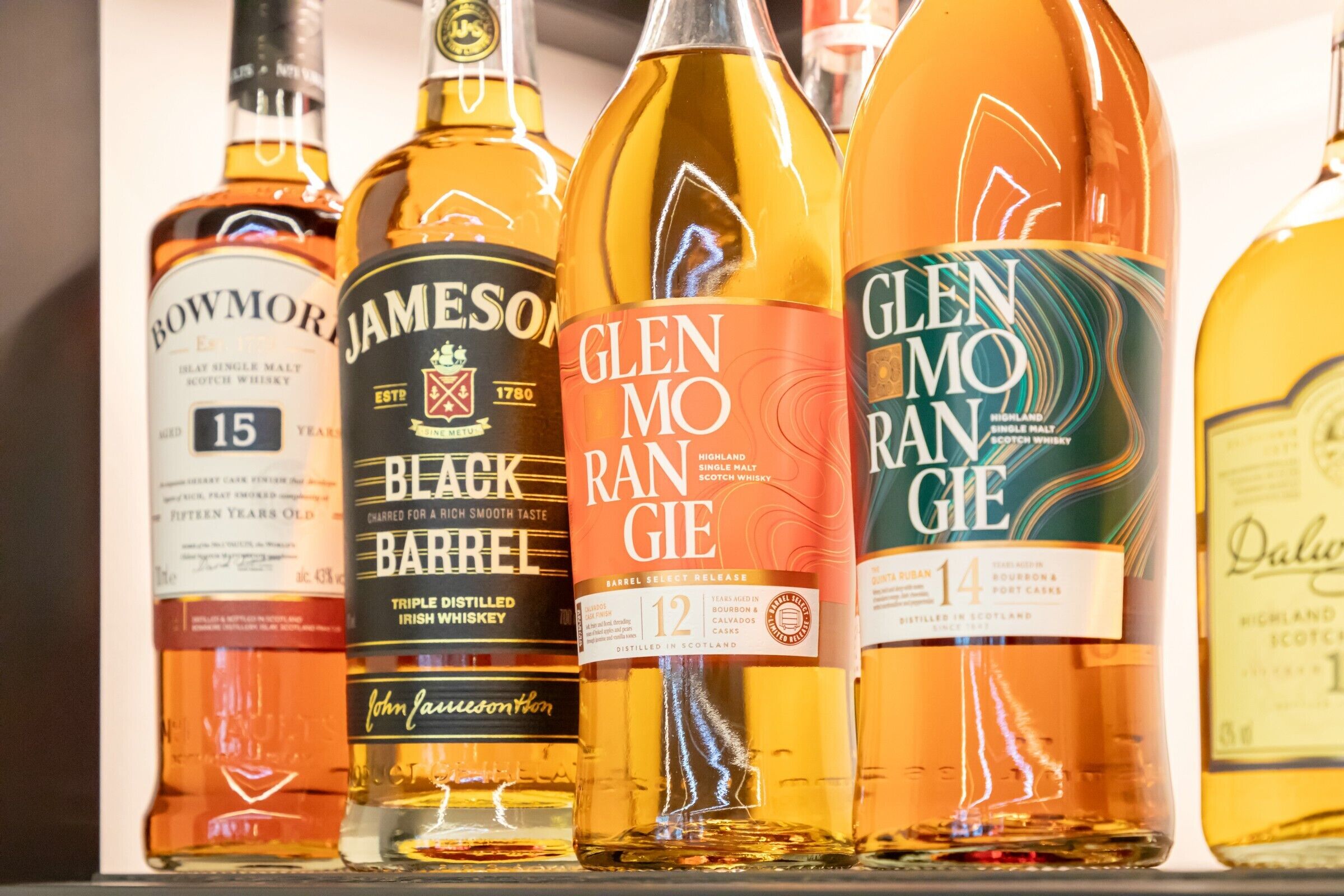 Central Hotel & Lounge