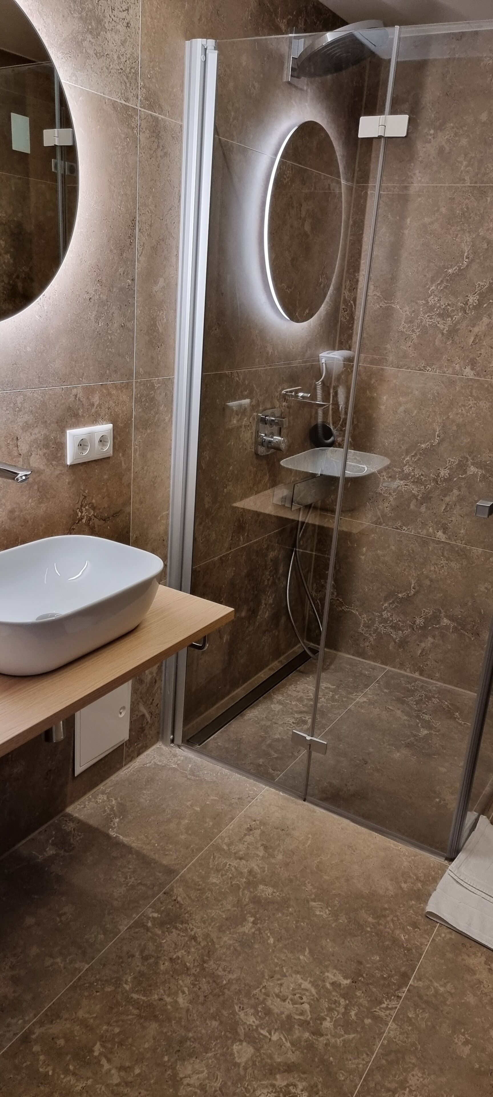 Central Hotel & Lounge