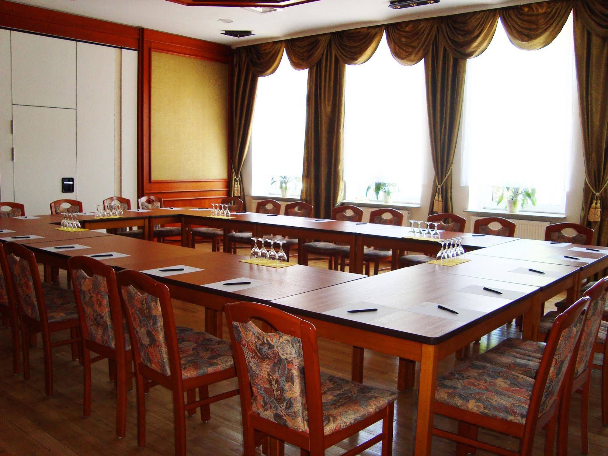 Hotel & Gasthof Zum Goldenen Hirsch