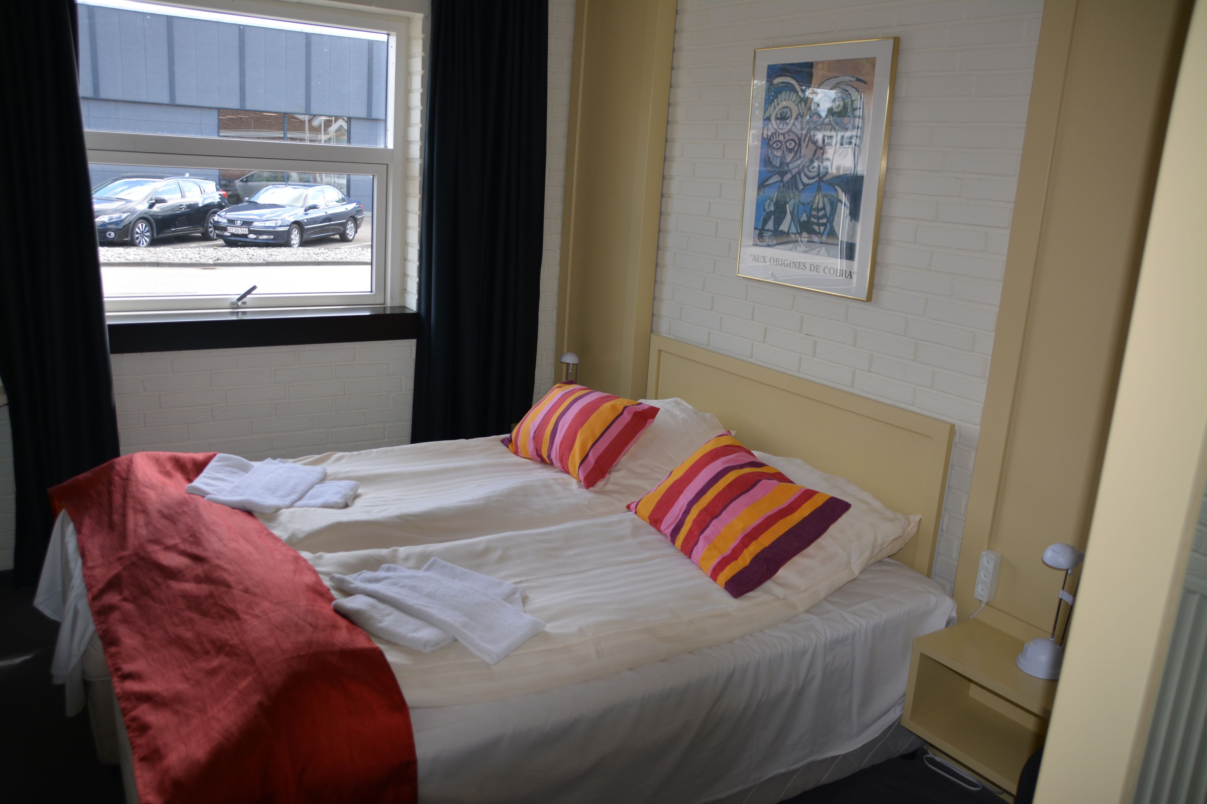 Dolphin Rooms