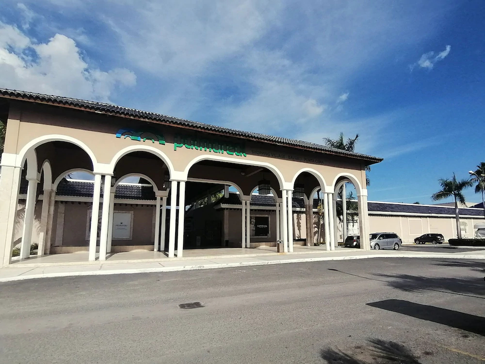 Los Corales Village - Las Terrazas Condo