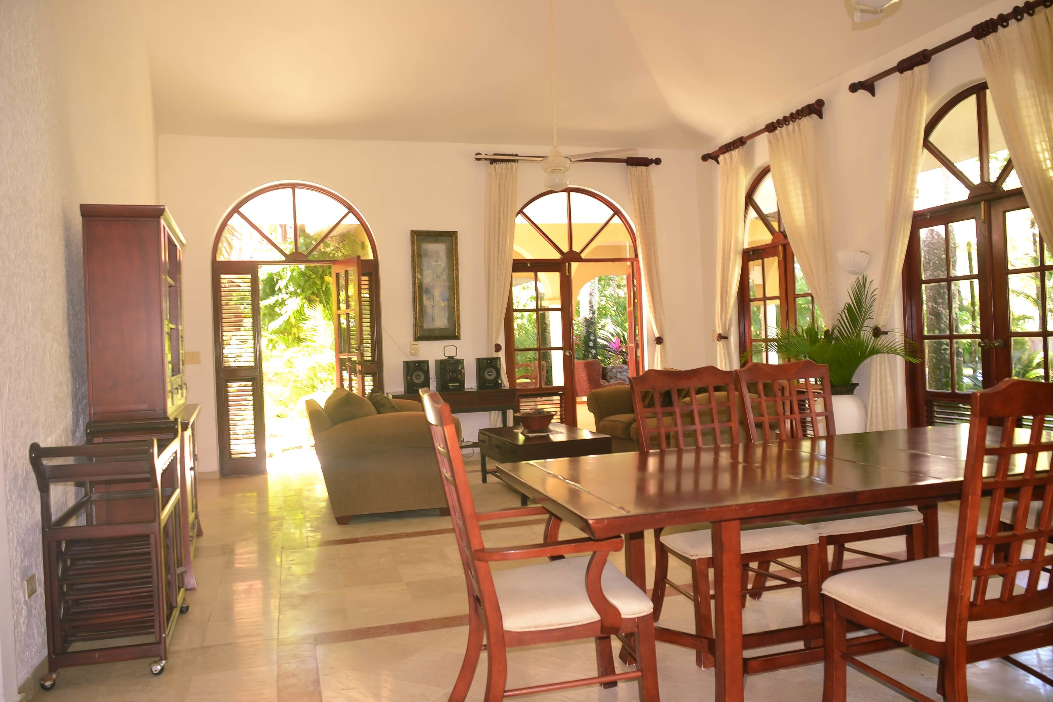 Villa Oceania Hotel & Villas