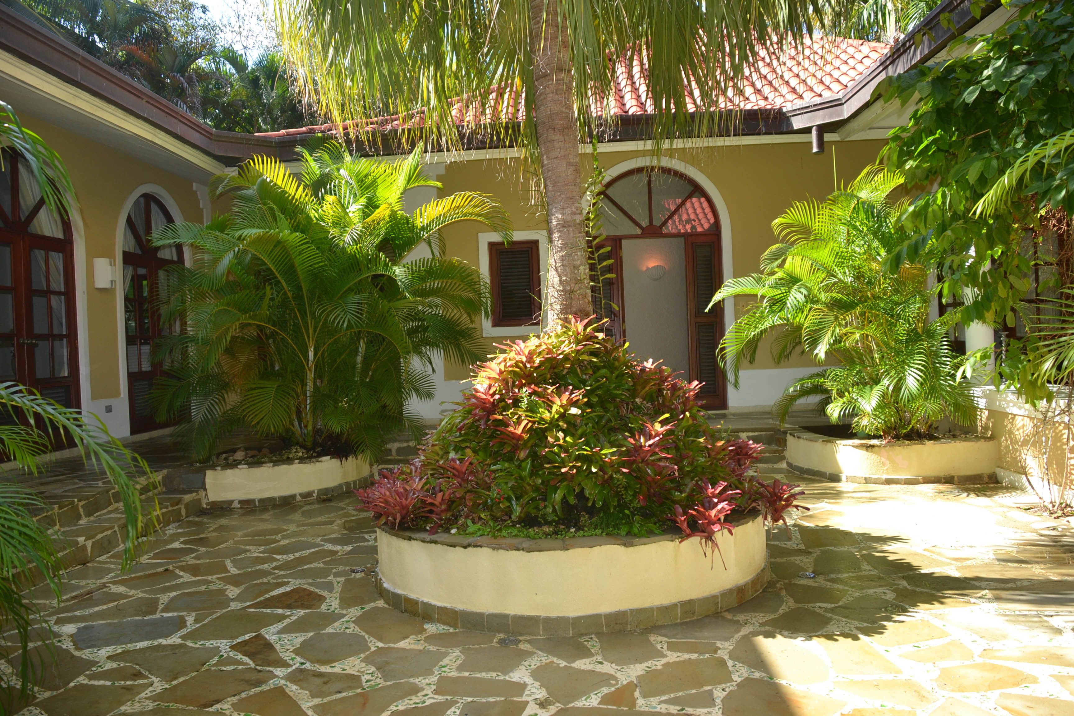 Villa Oceania Hotel & Villas