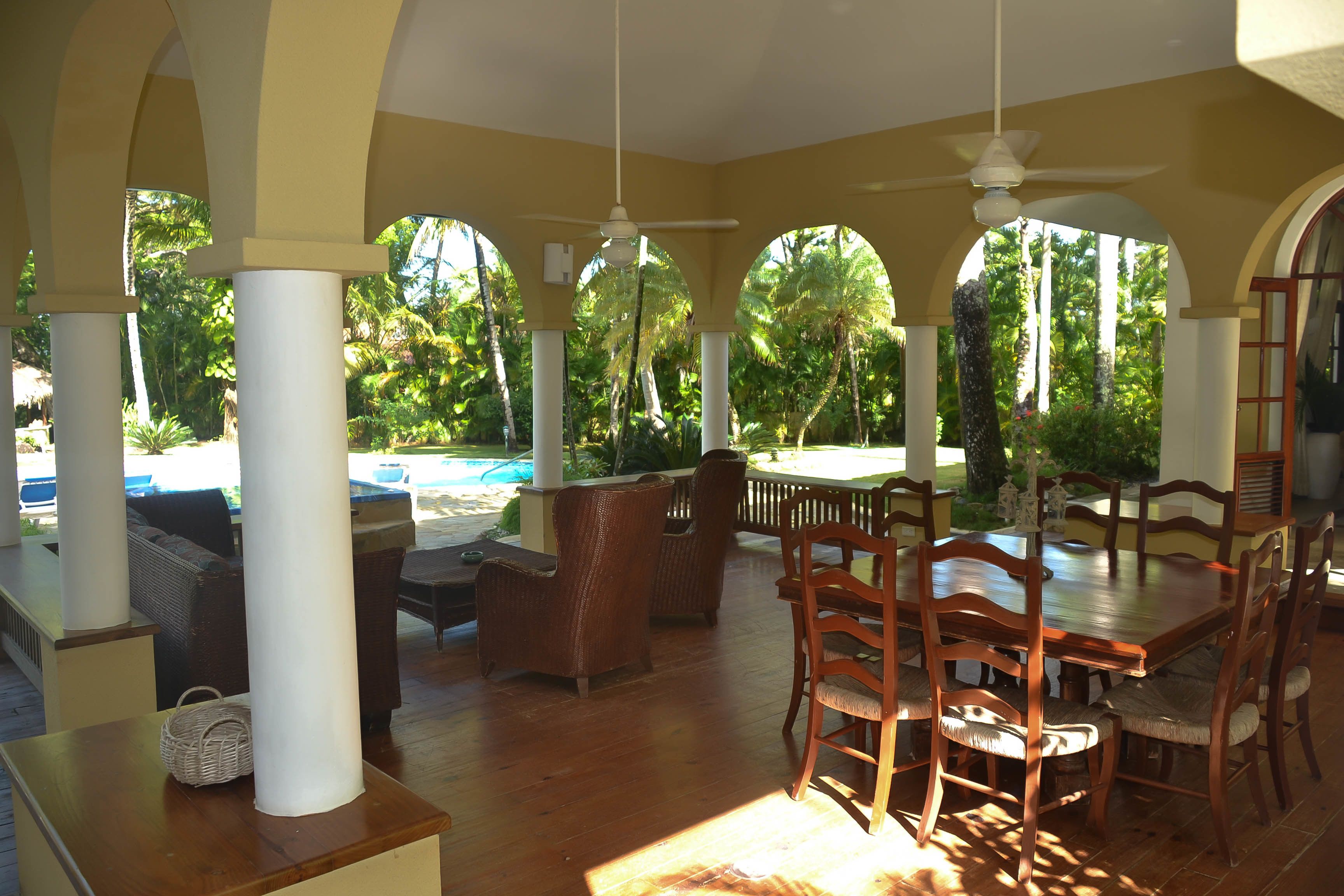 Villa Oceania Hotel & Villas