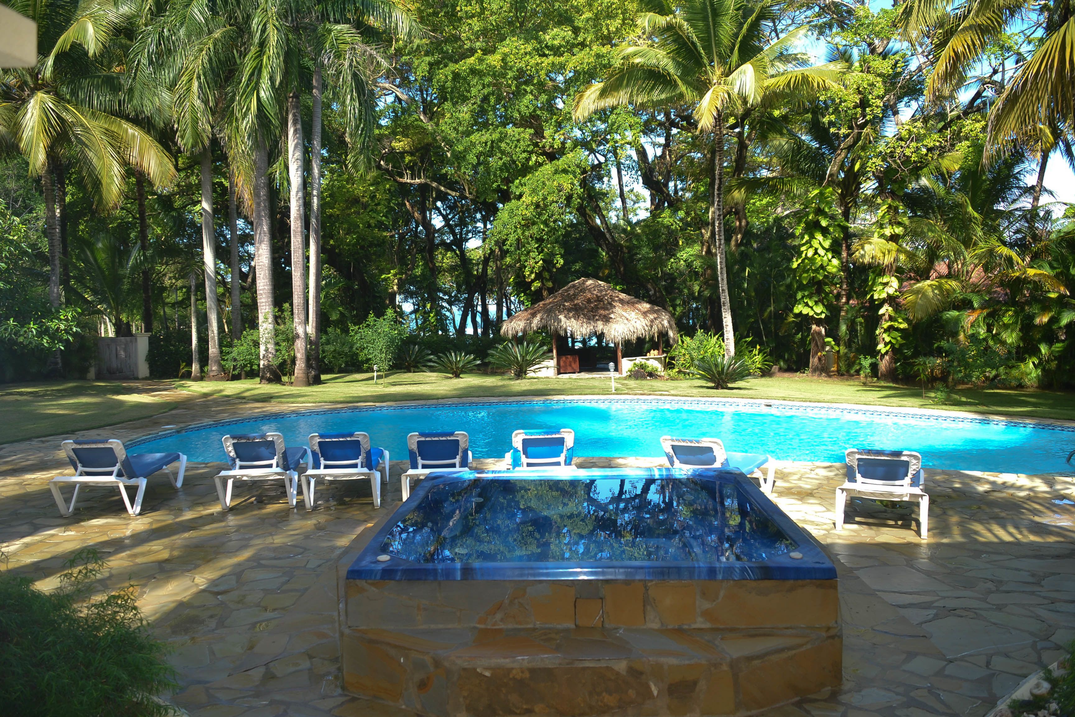 Villa Oceania Hotel & Villas