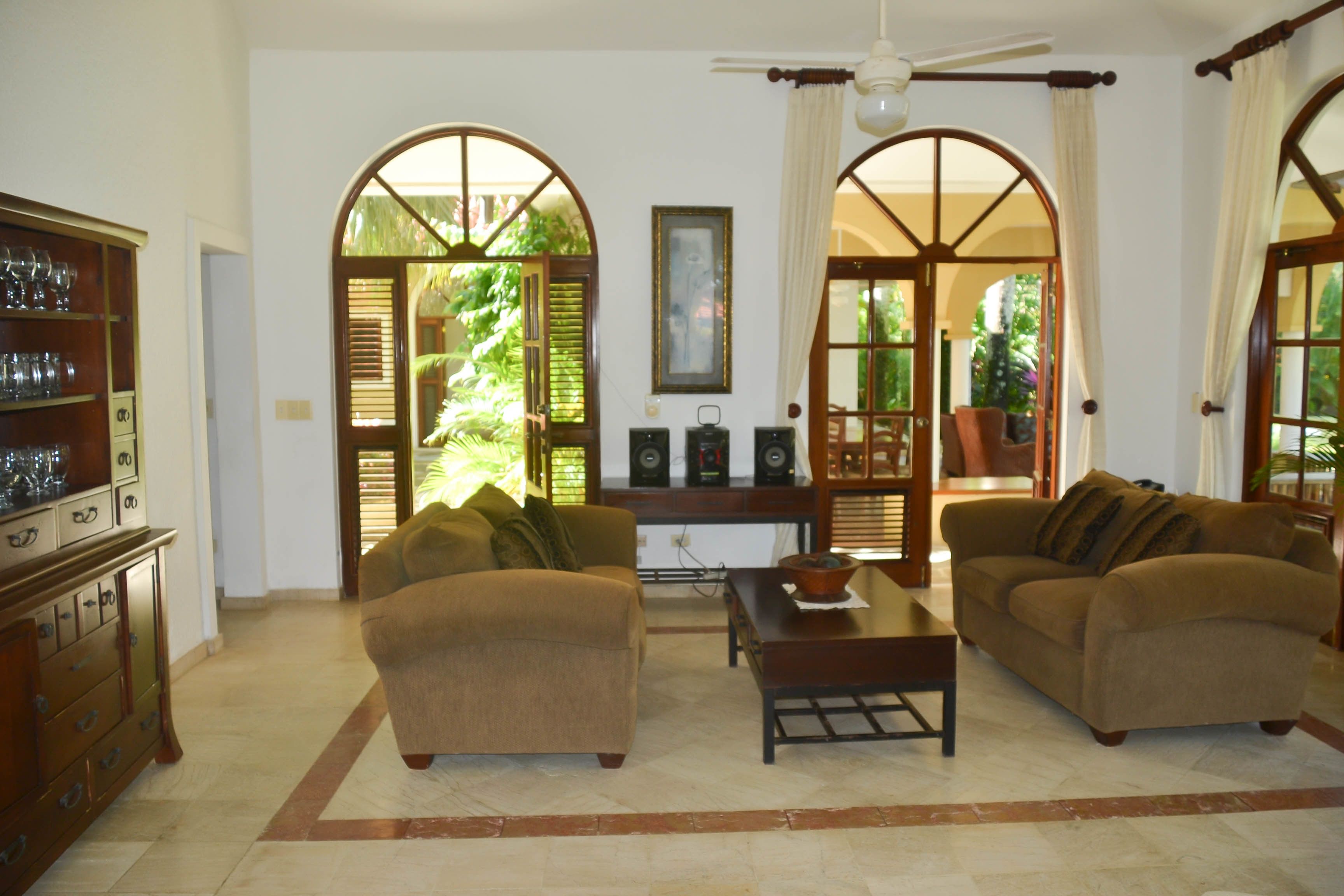 Villa Oceania Hotel & Villas