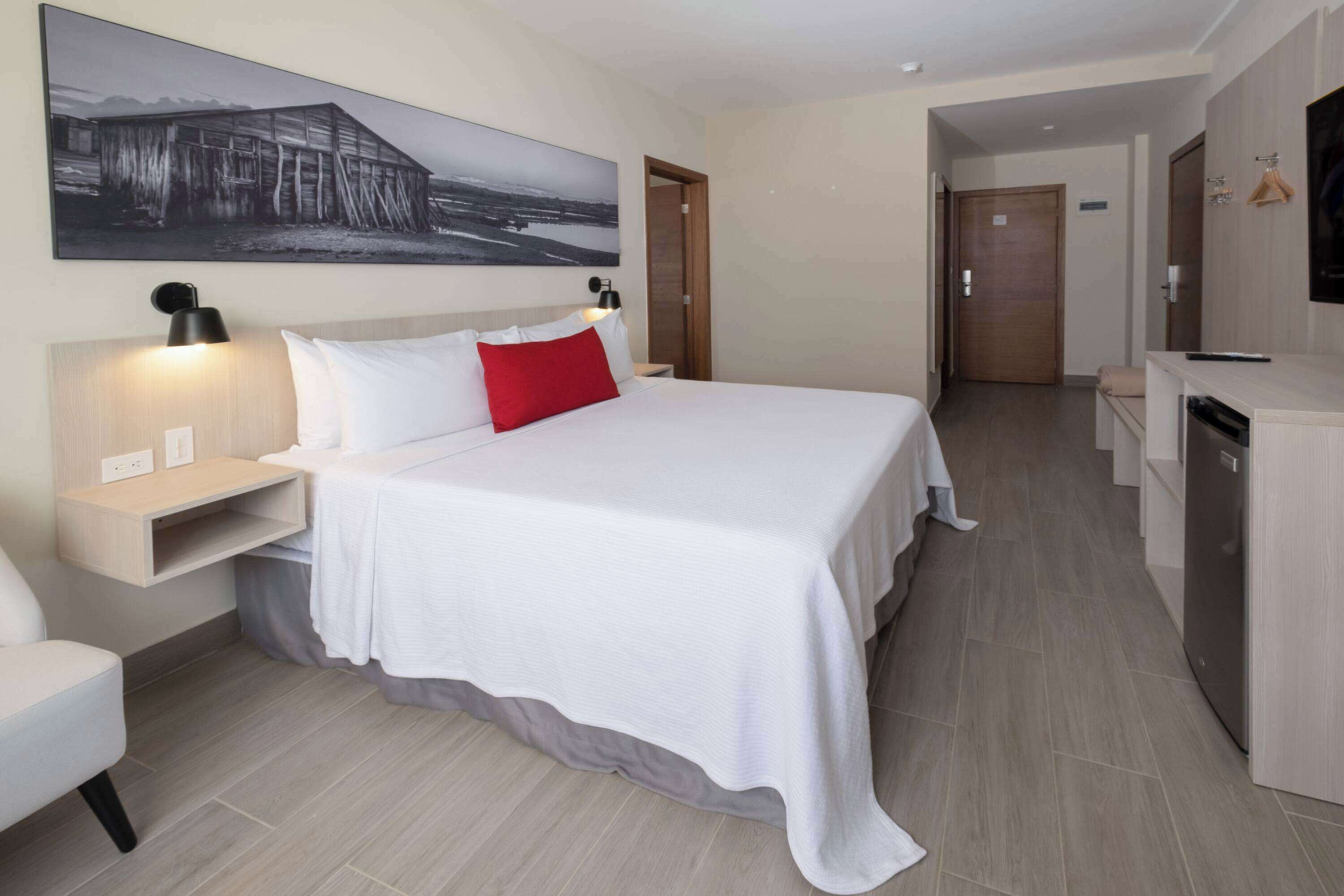 Super 8 by Wyndham Manzanillo