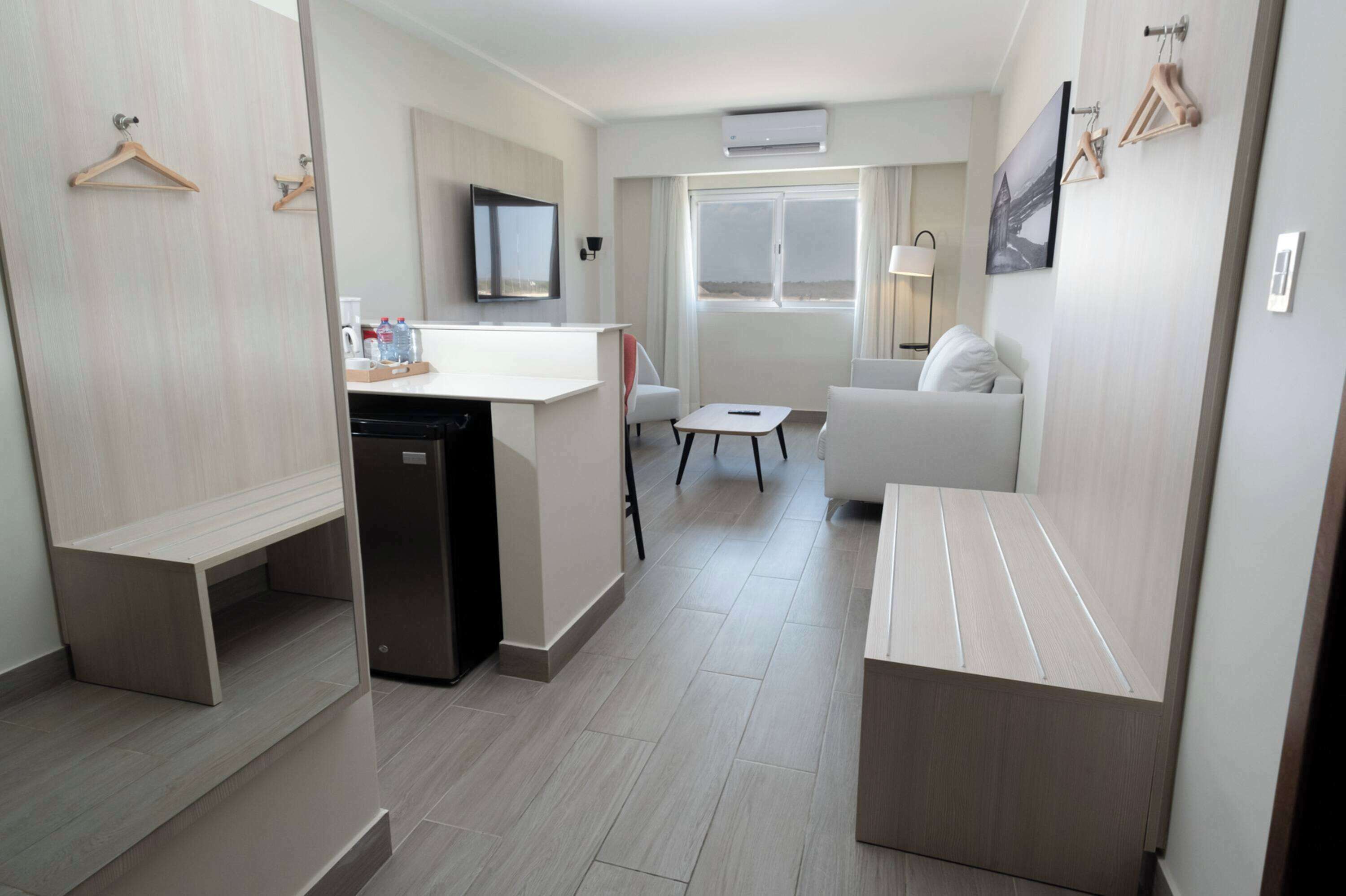 Super 8 by Wyndham Manzanillo