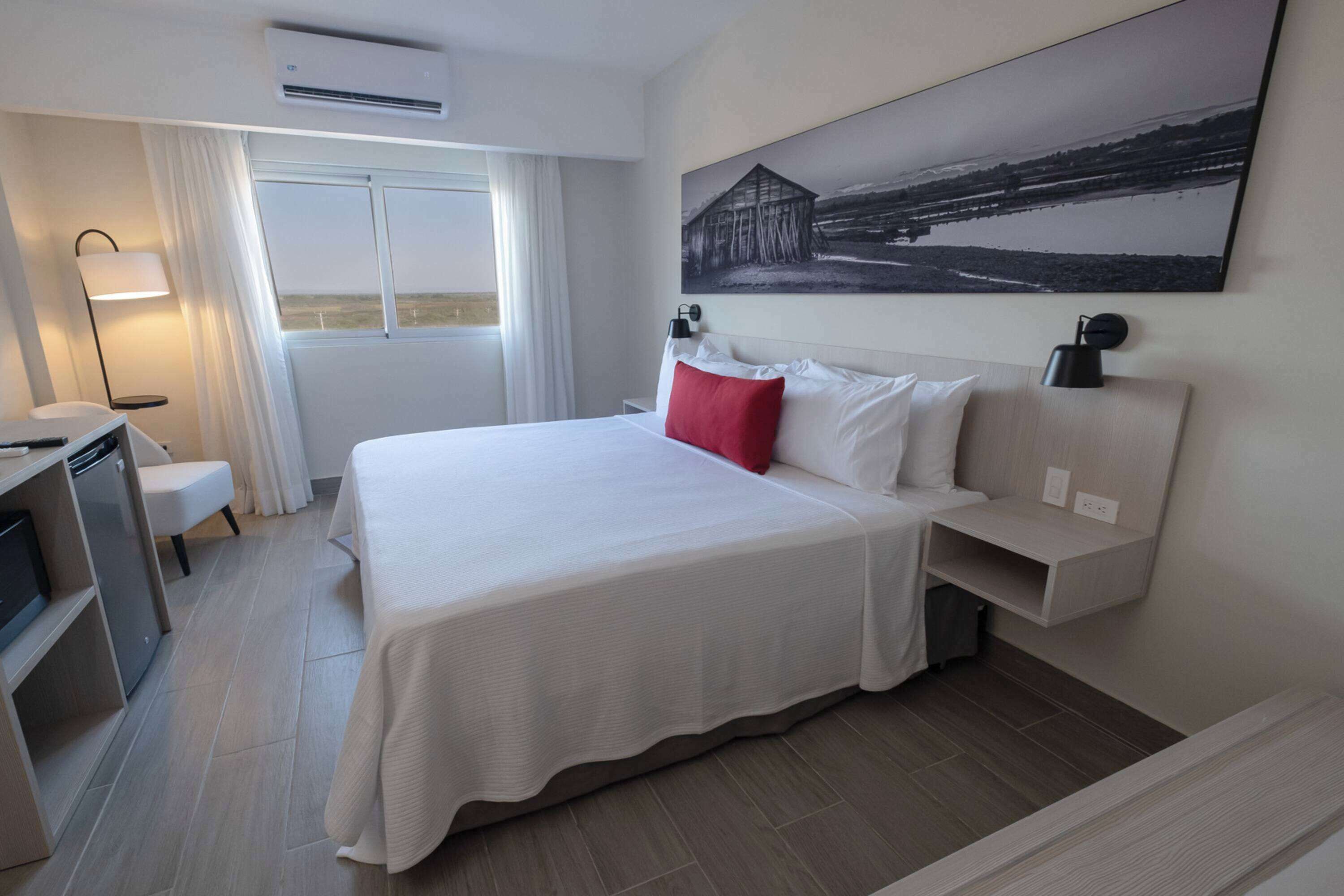 Super 8 by Wyndham Manzanillo