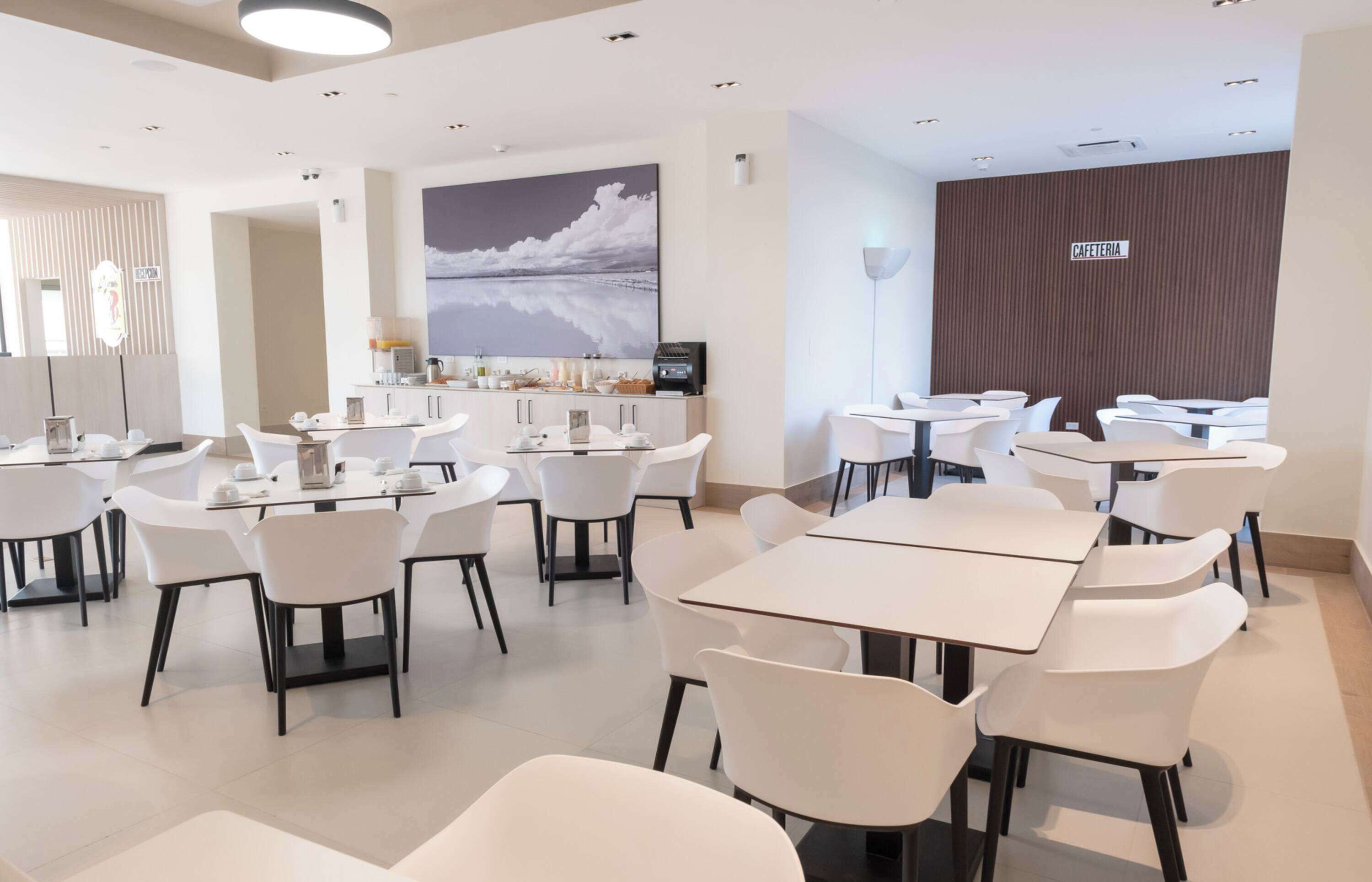 Super 8 by Wyndham Manzanillo