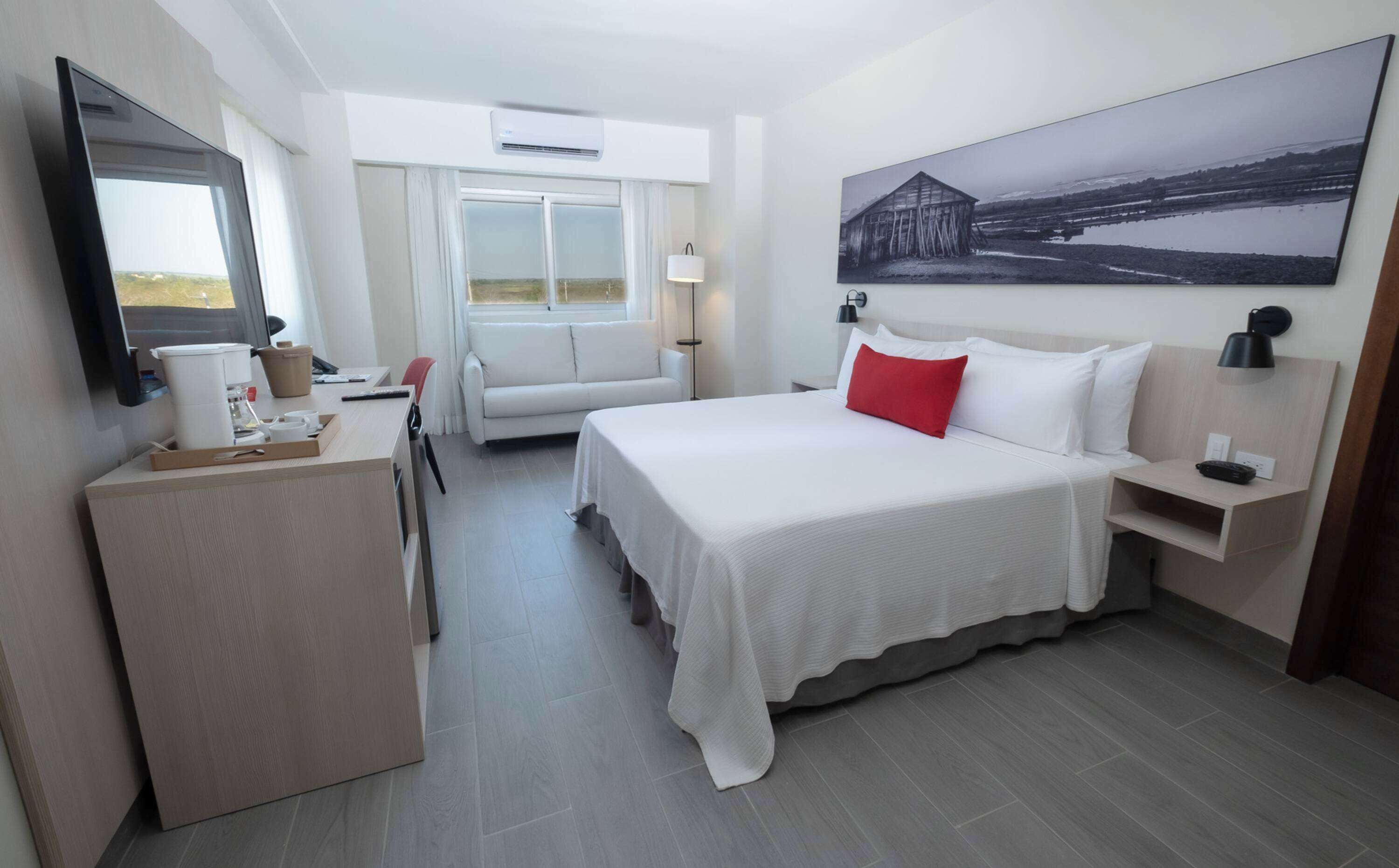 Super 8 by Wyndham Manzanillo