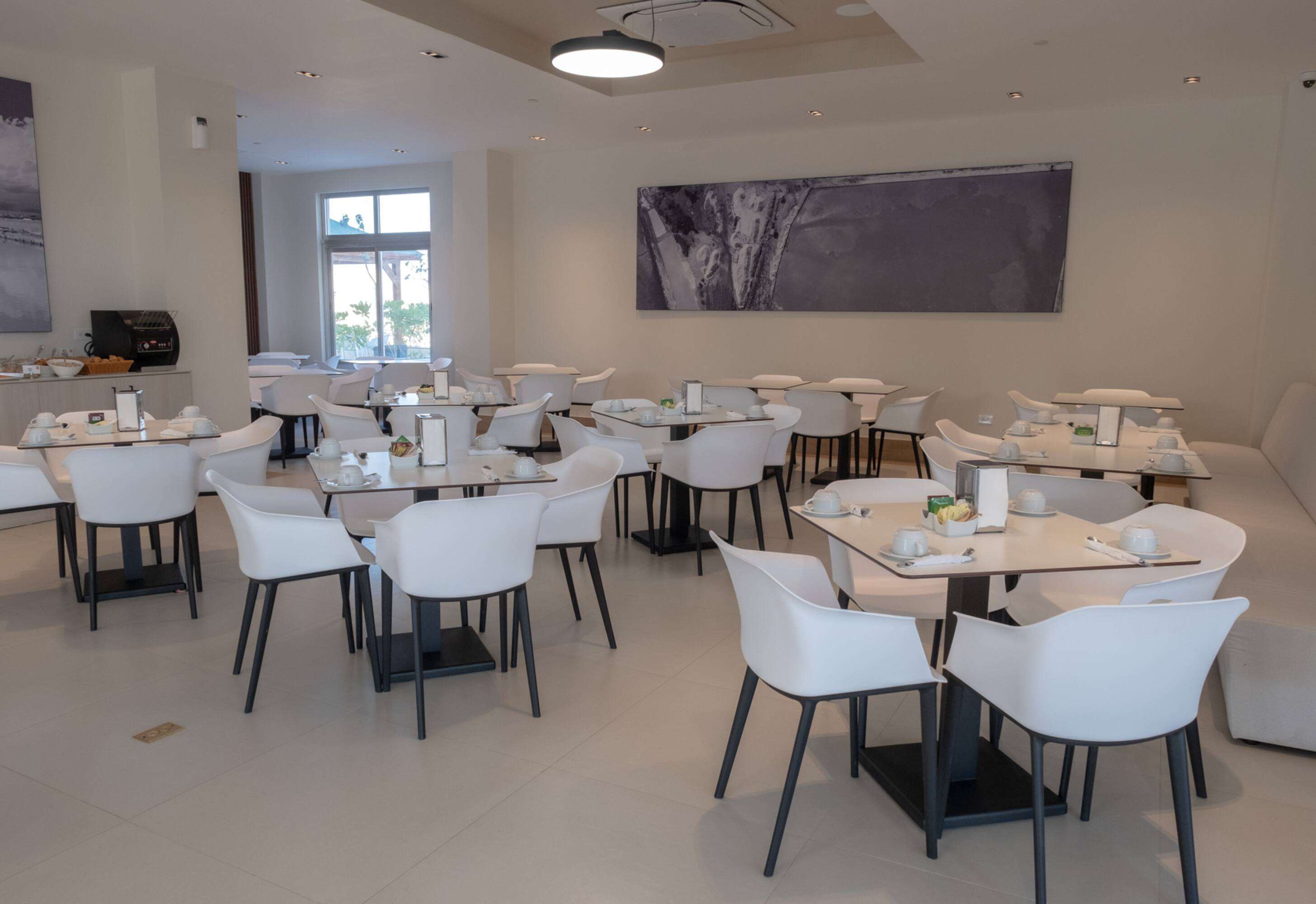 Super 8 by Wyndham Manzanillo