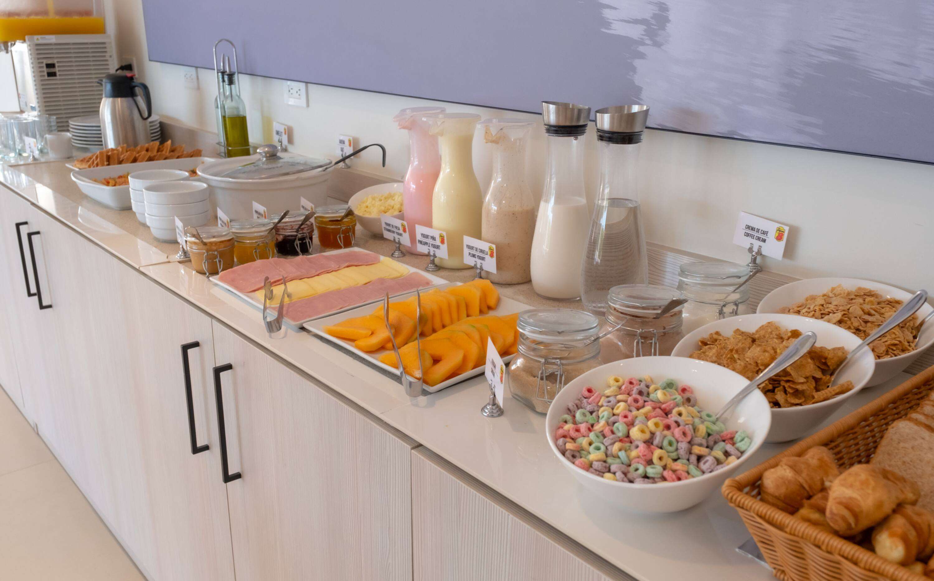 Super 8 by Wyndham Manzanillo