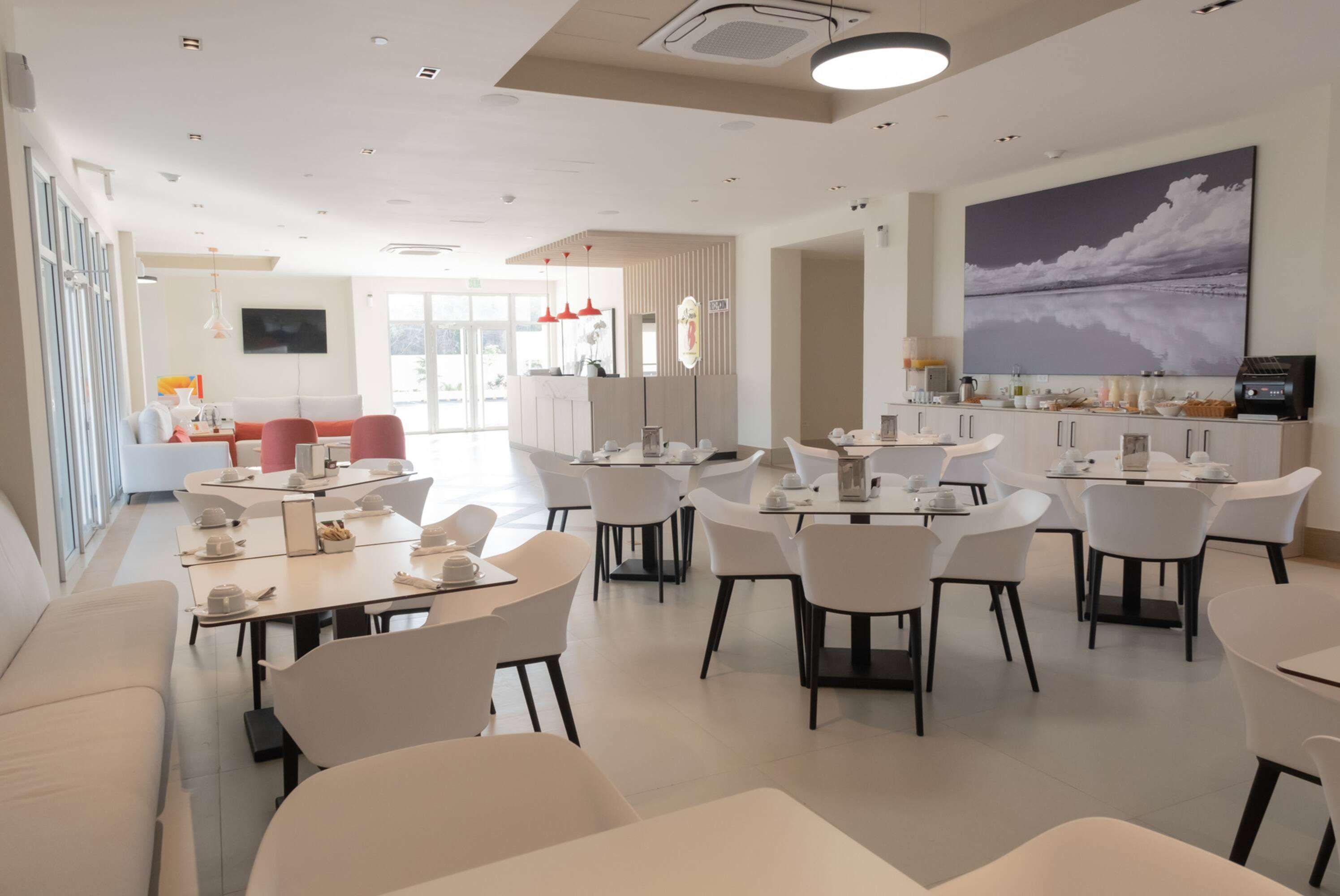 Super 8 by Wyndham Manzanillo