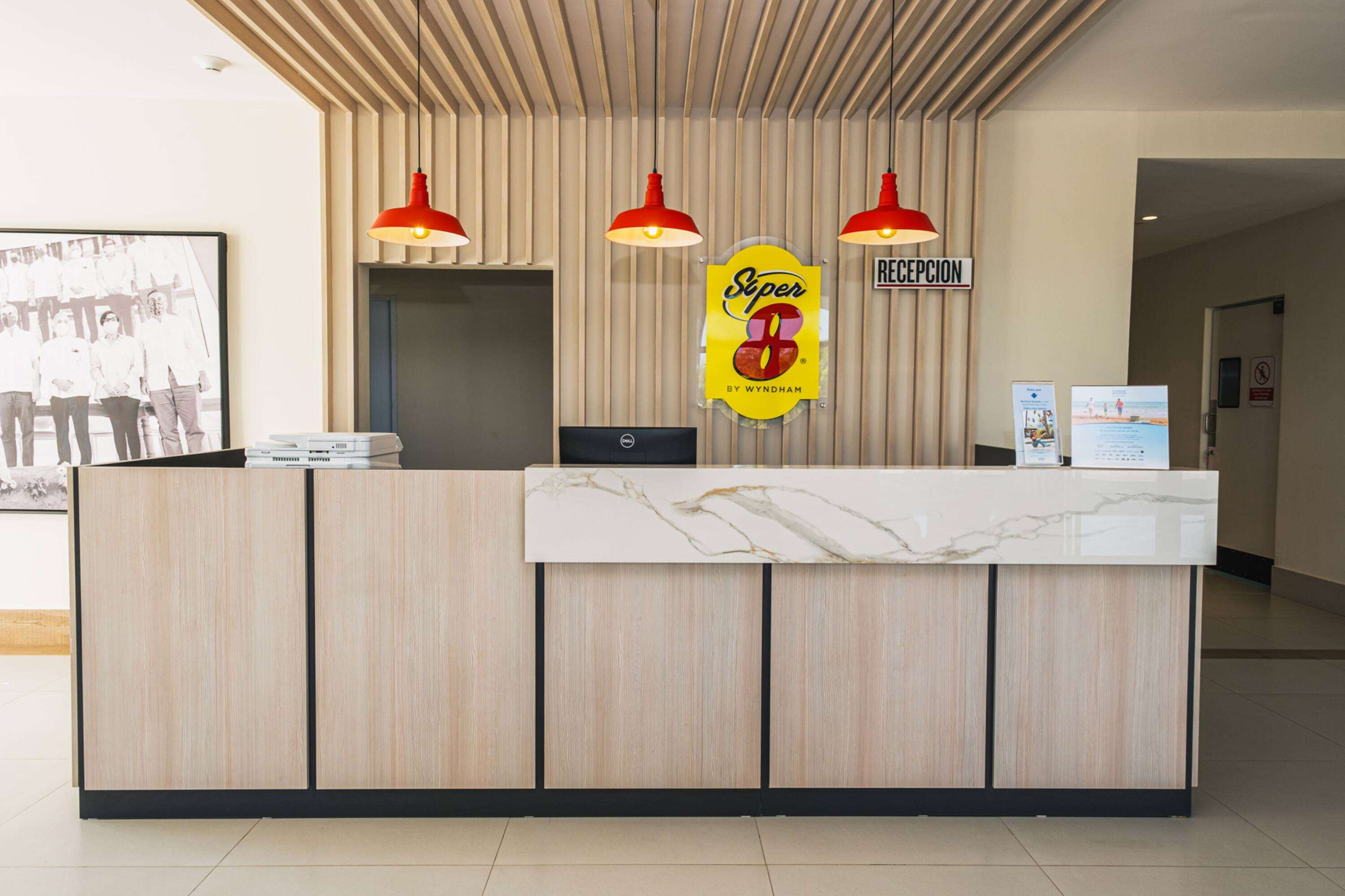 Super 8 by Wyndham Manzanillo