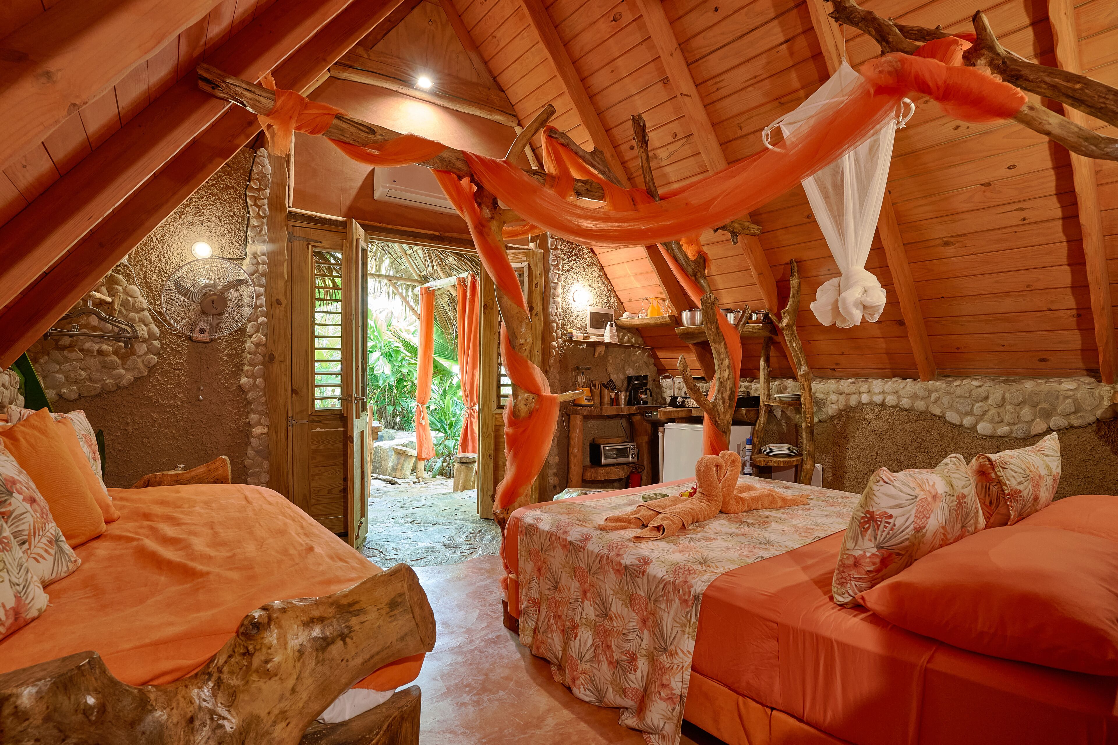 Chalet Tropical Village B&B