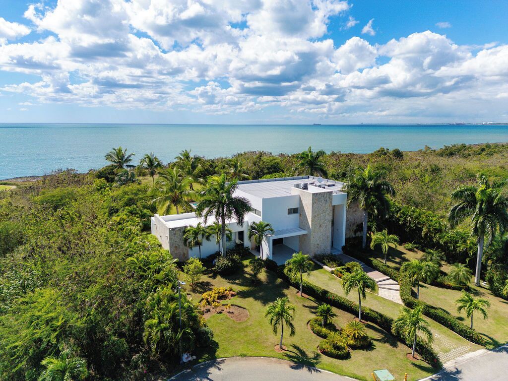 Villa Real Playa Nueva Romana