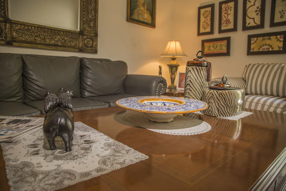 Colonial 154 H Boutique