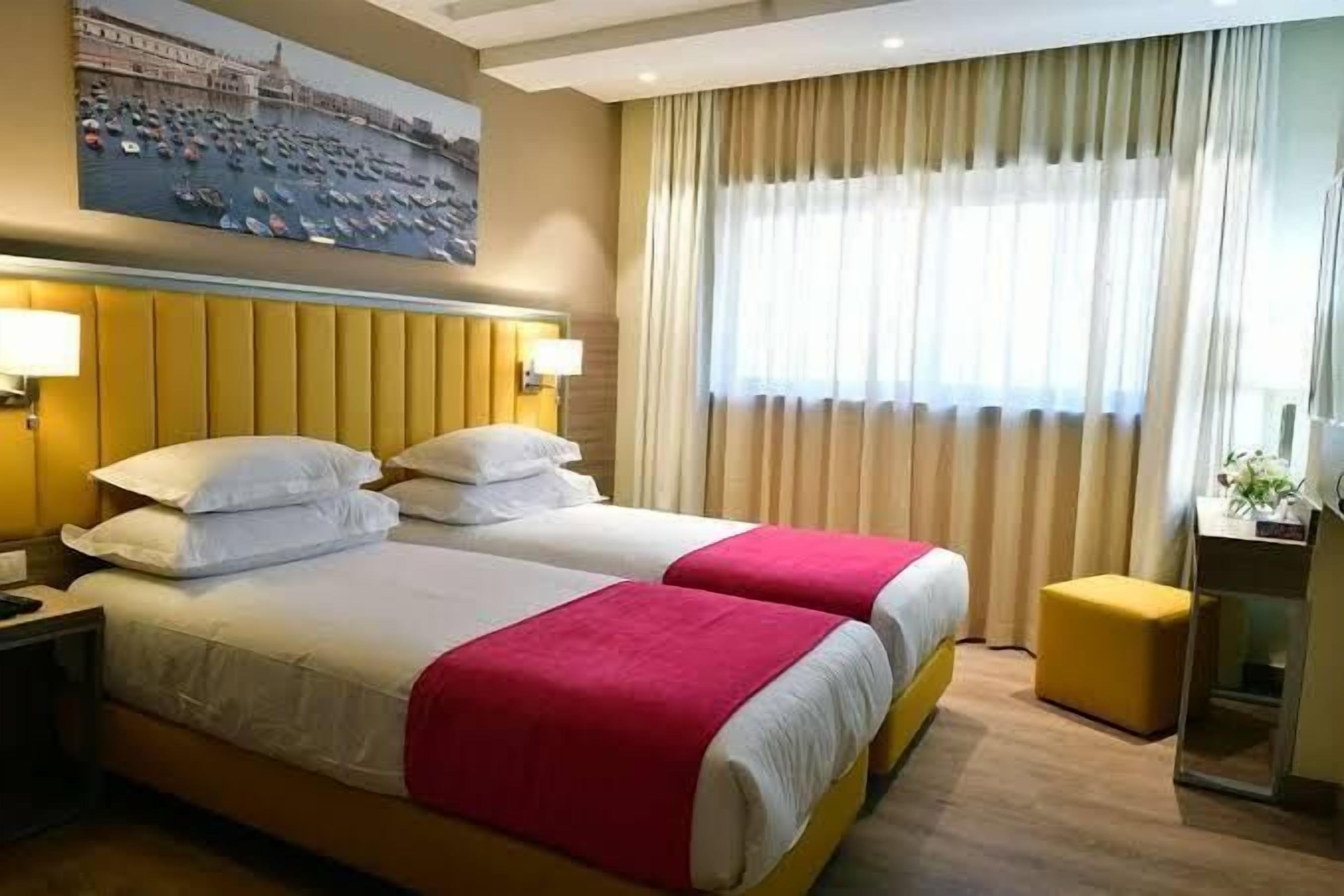 Hotel Tulip Inn Naya