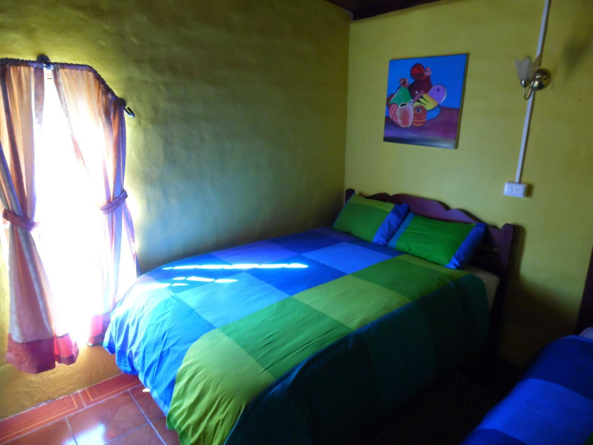 La Casa Amarilla
