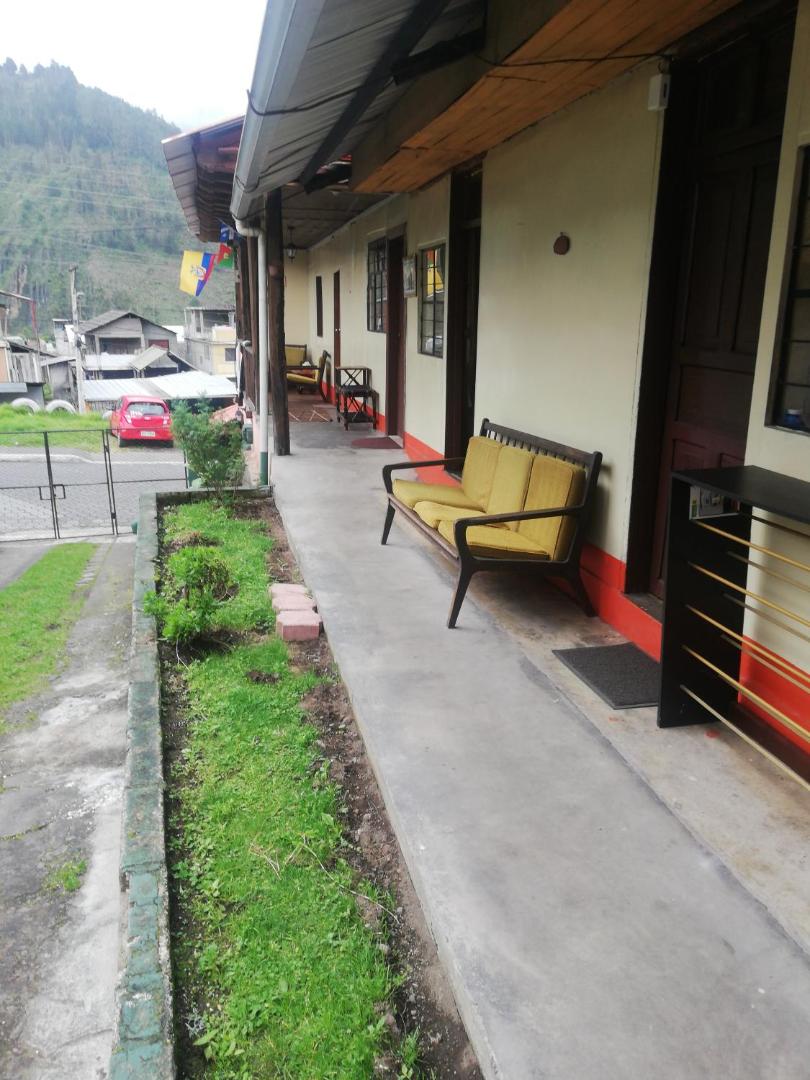 Montano Camping & Hostel