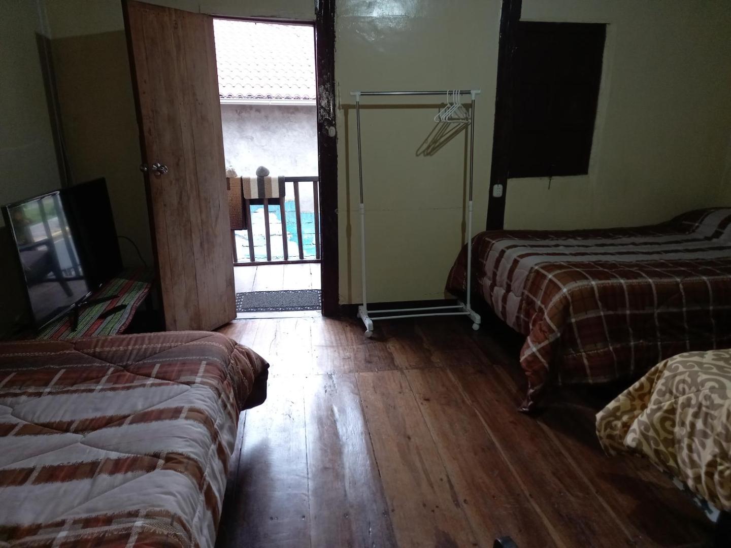 Montano Camping & Hostel