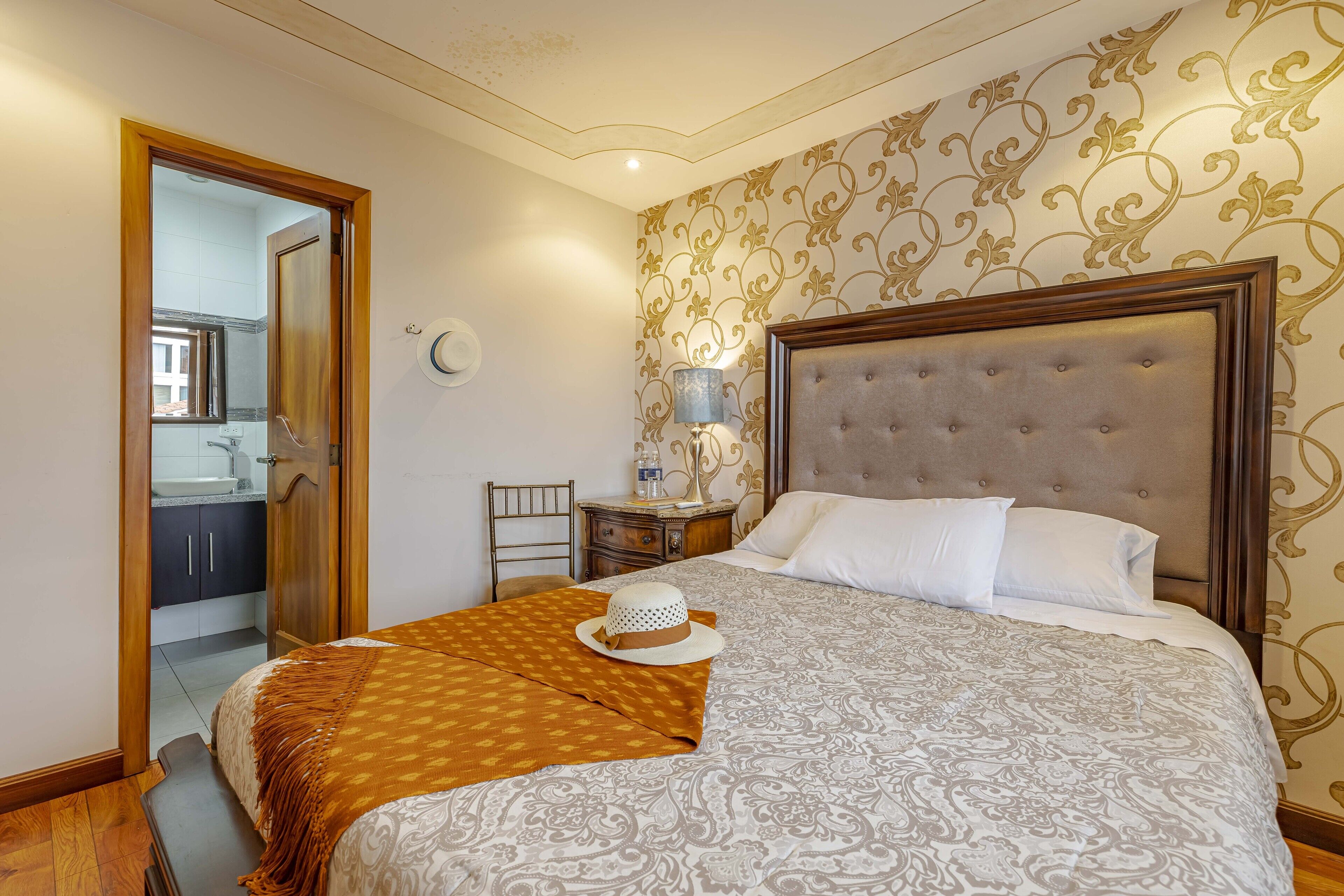 Azul de La Plaza Hotel