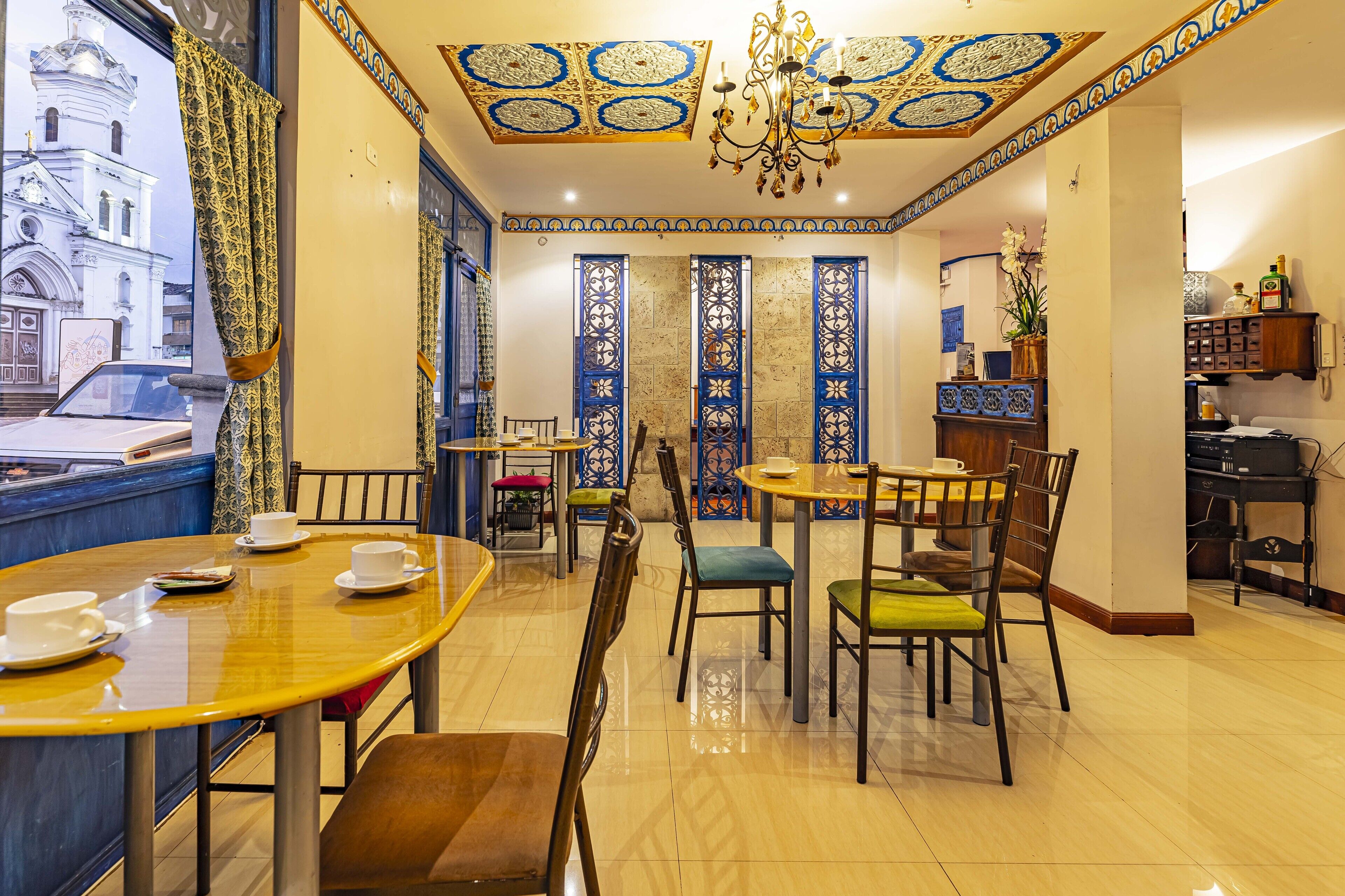 Azul de La Plaza Hotel