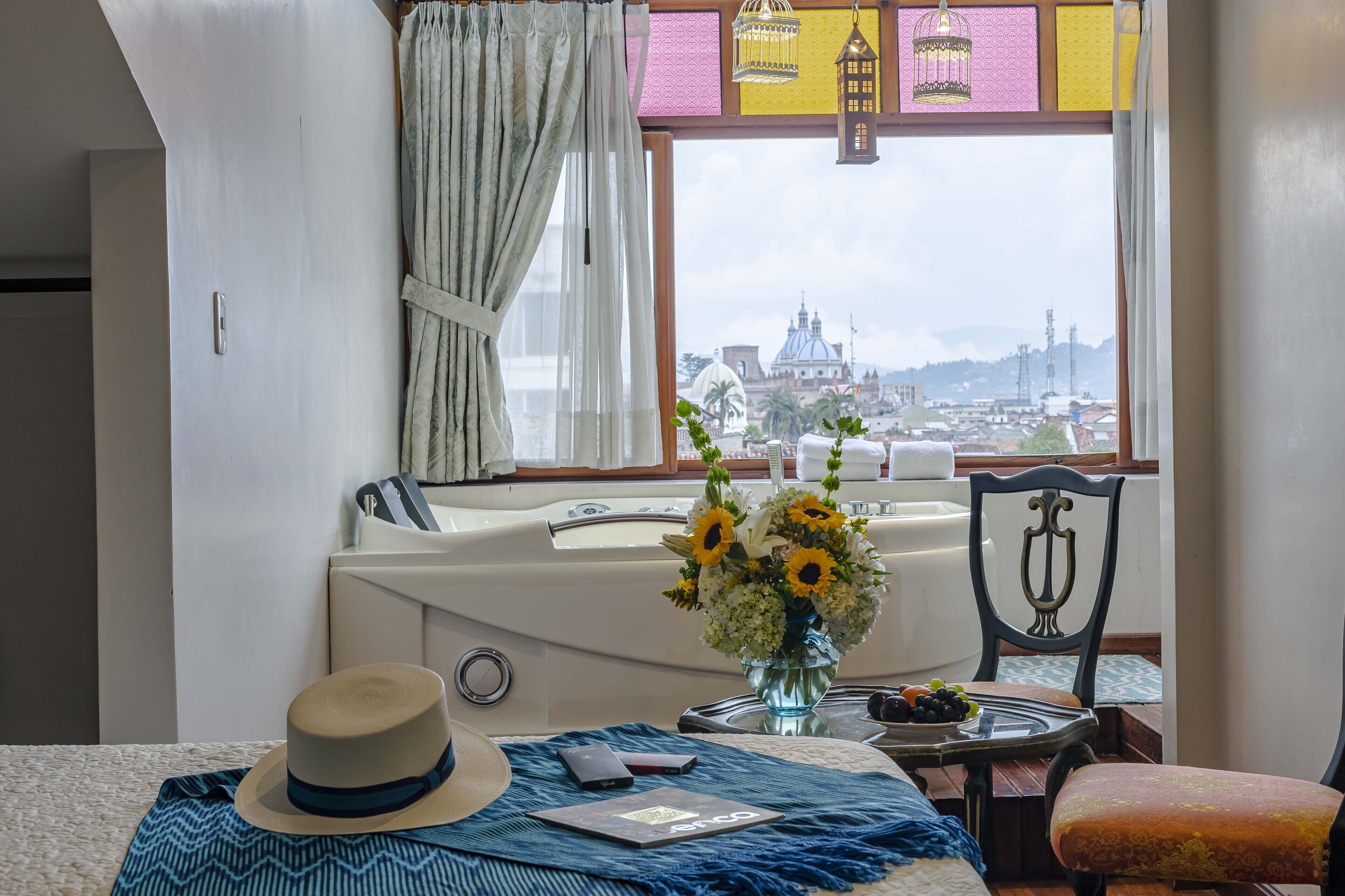 Azul de La Plaza Hotel