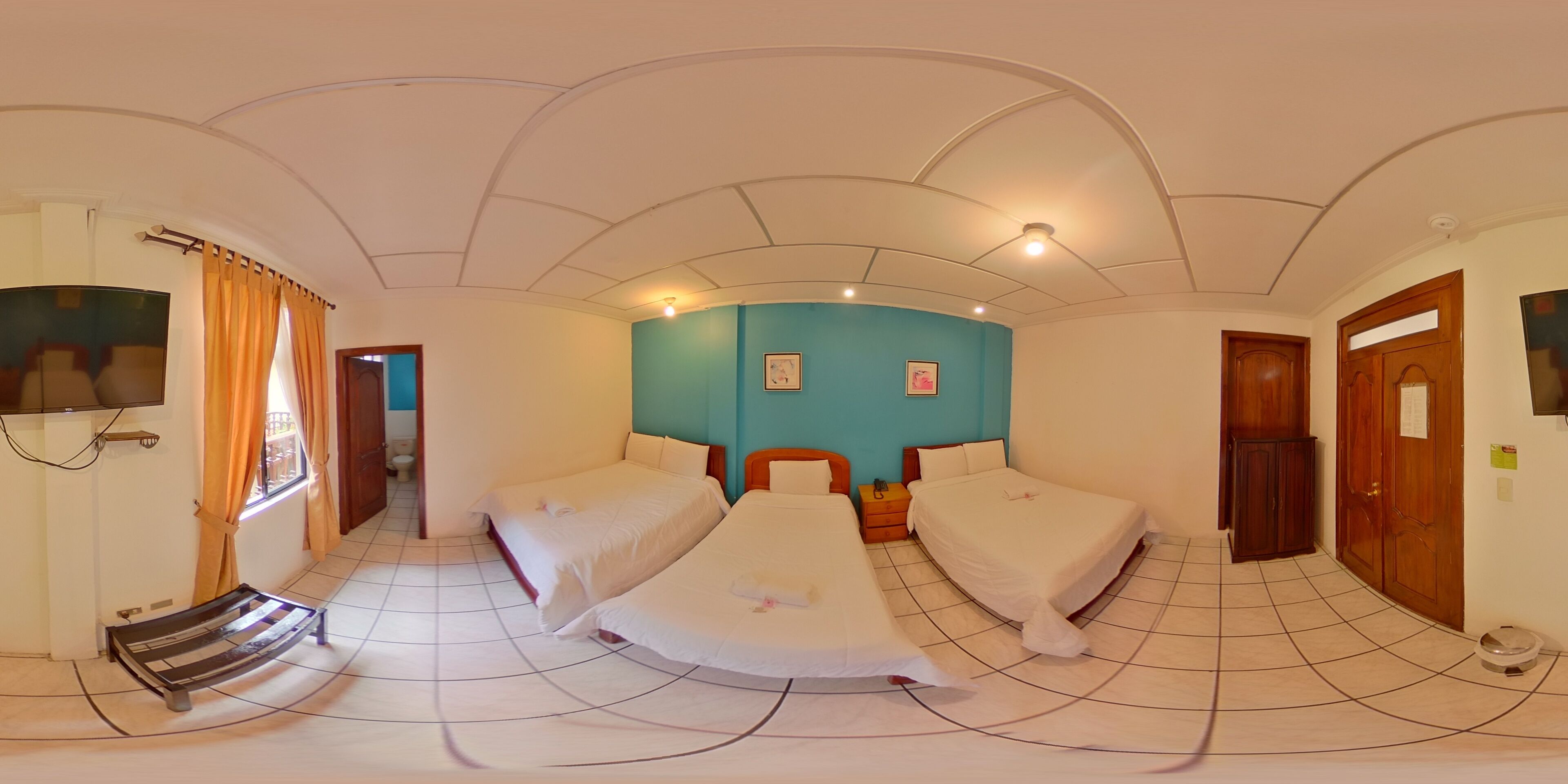 Hotel 4 mundos