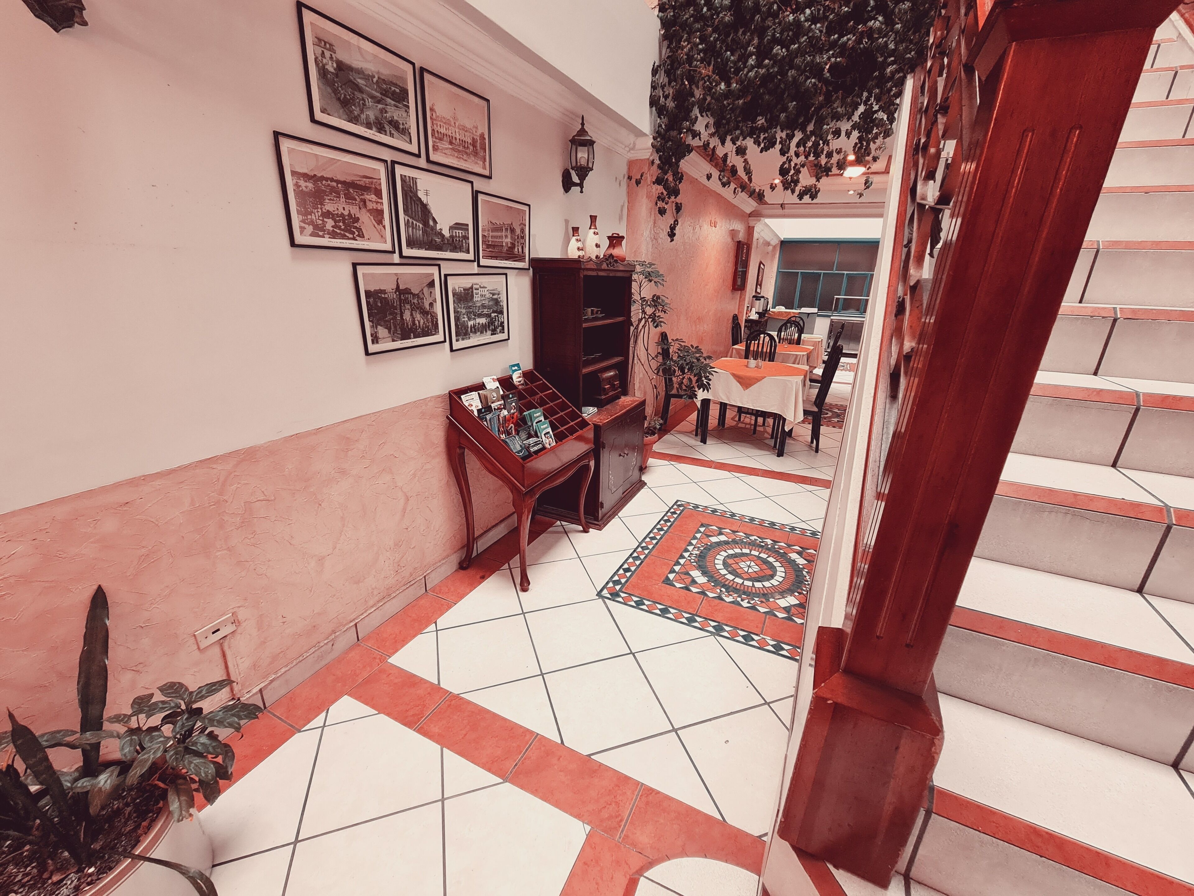 Hotel Chat Noir
