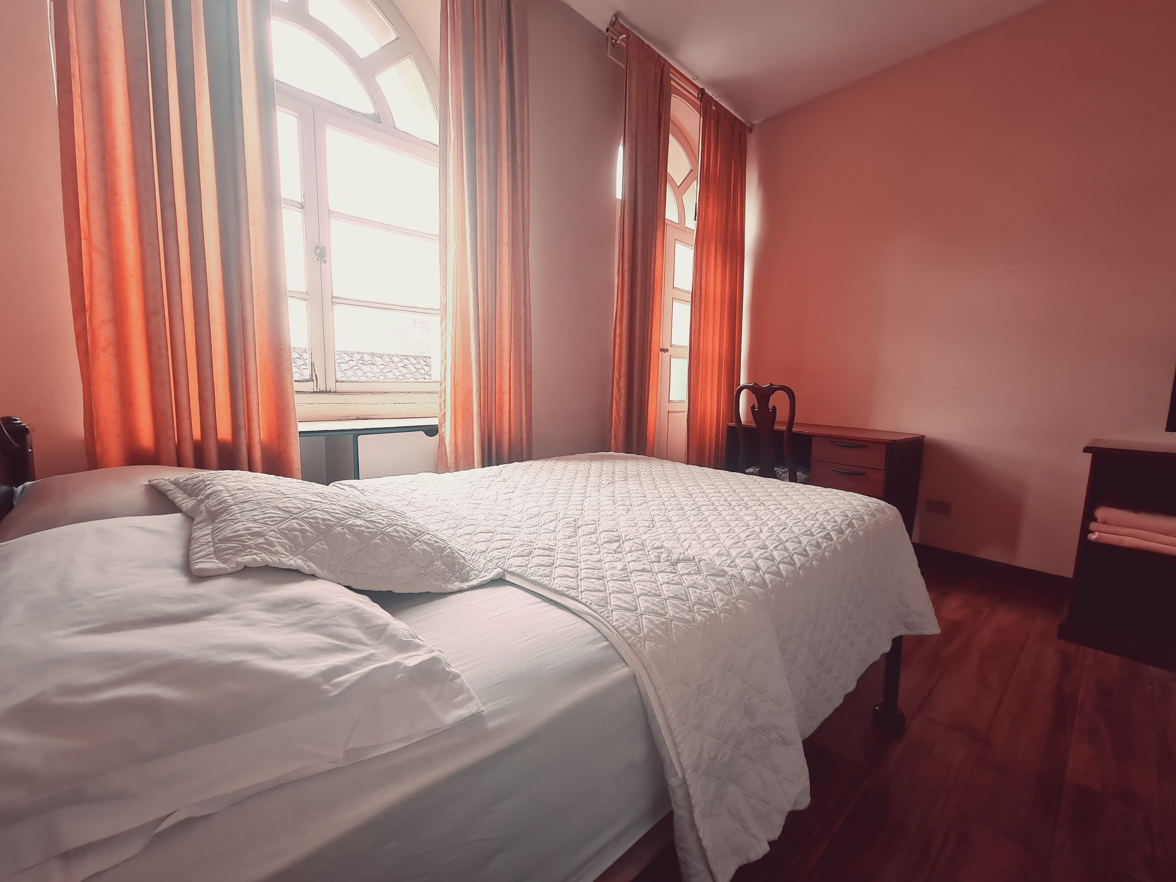 Hotel Chat Noir