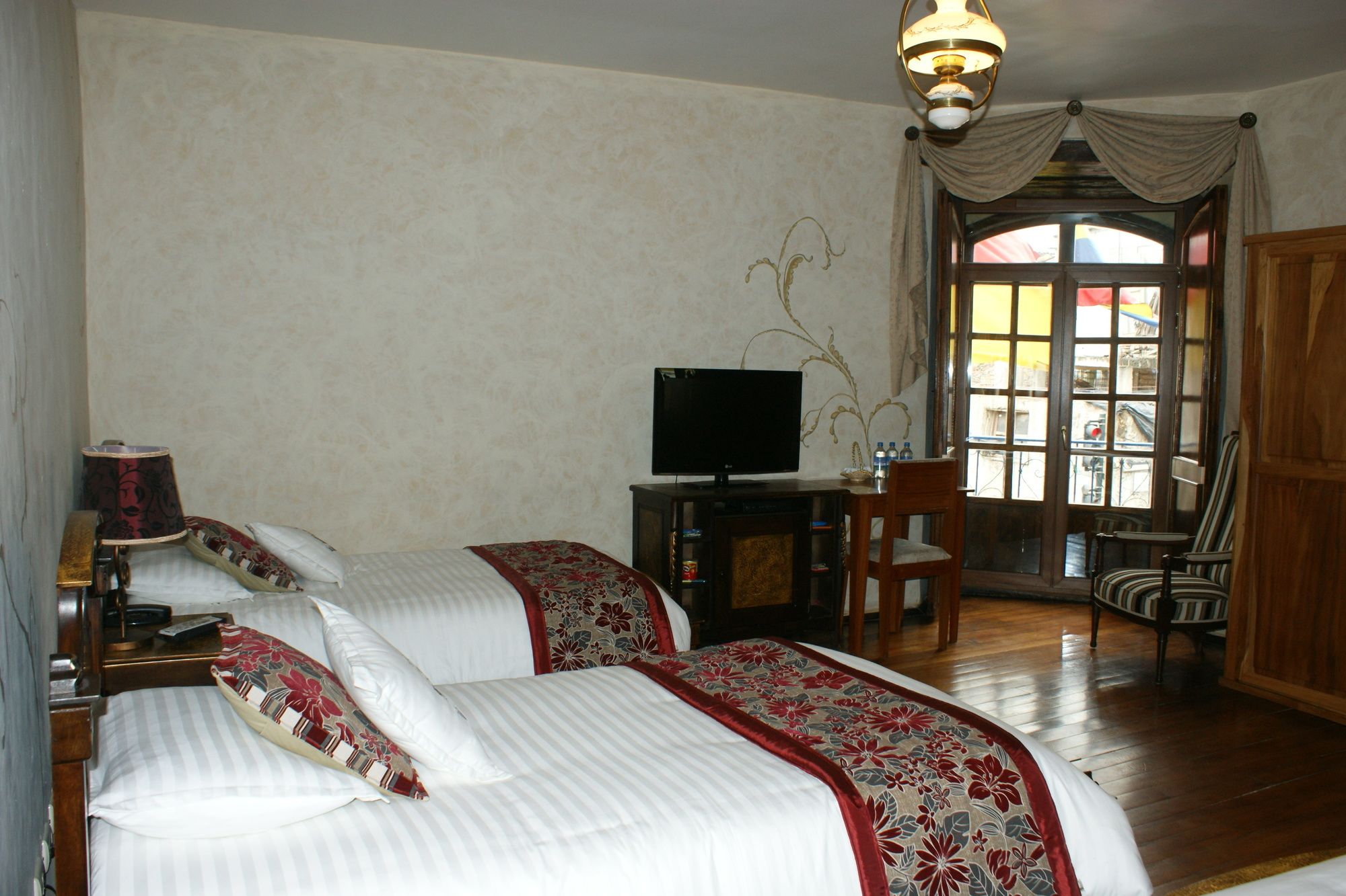 Los Balcones Boutique