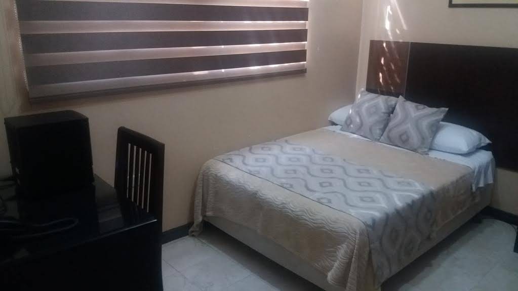 Urdesa Suites Hotel