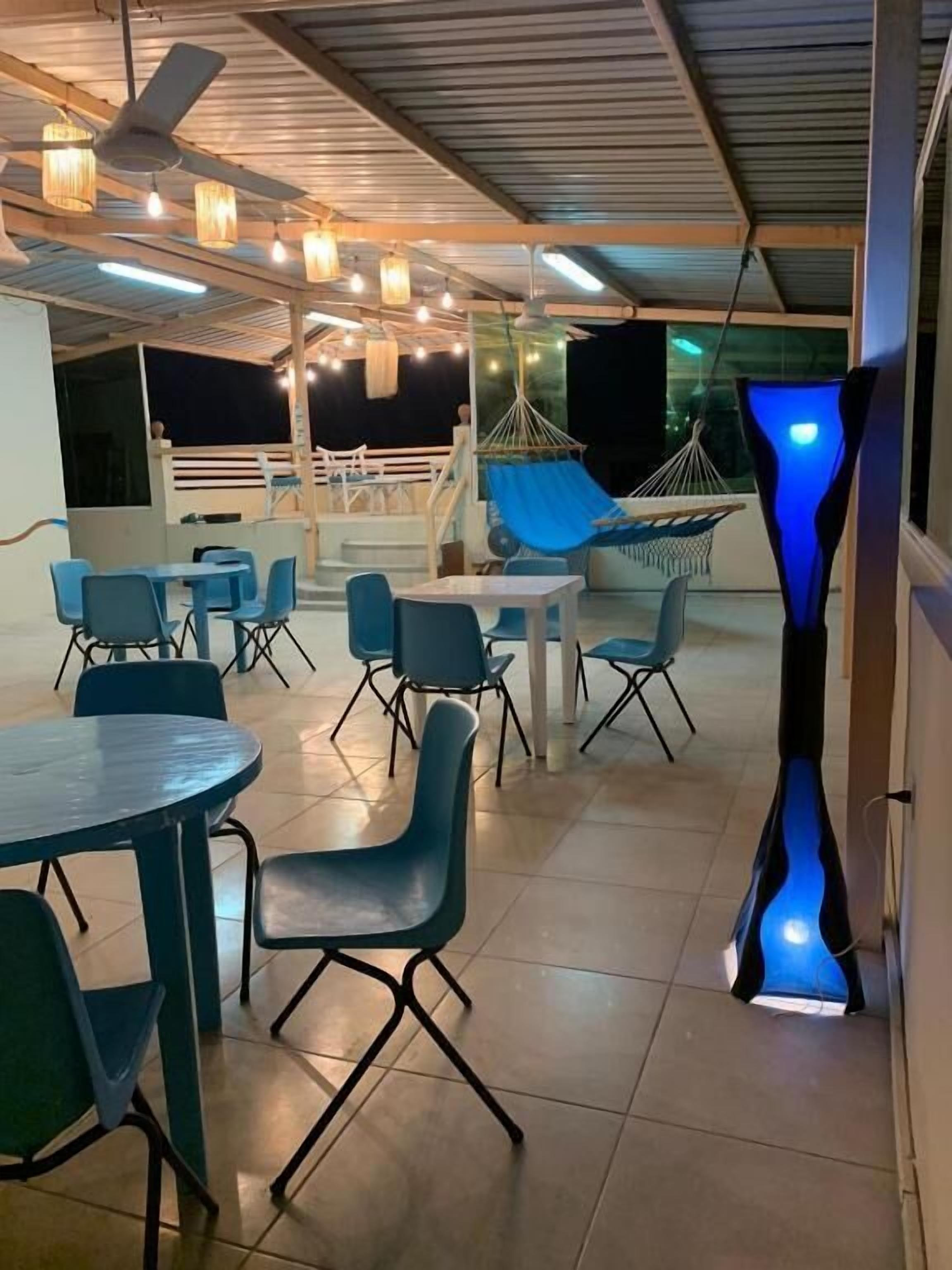 Reef Hostel Manta
