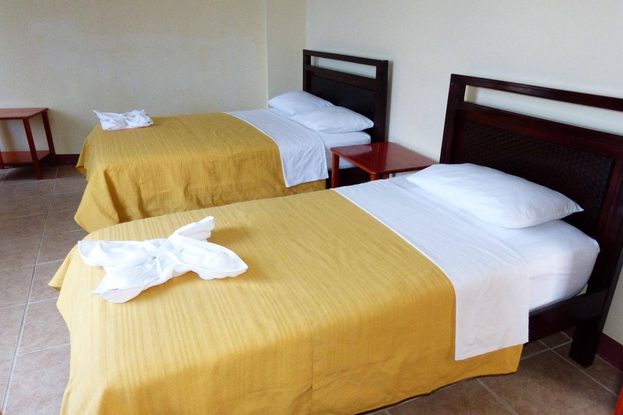 Gloria-Galápagos Inn