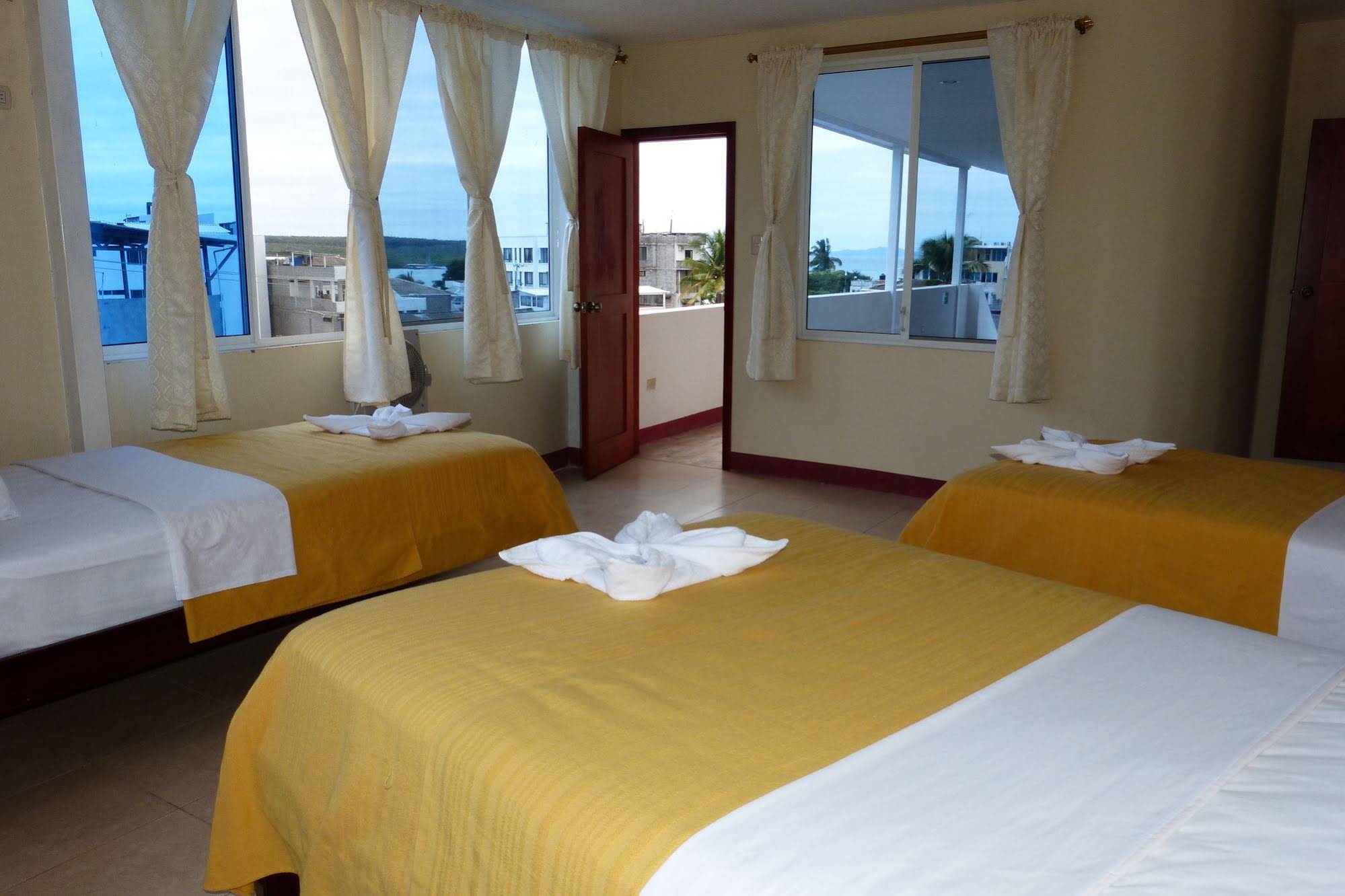 Gloria-Galápagos Inn