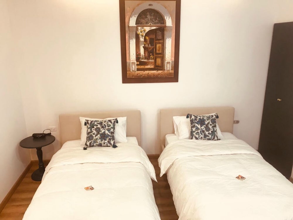 Adamas House Hotel