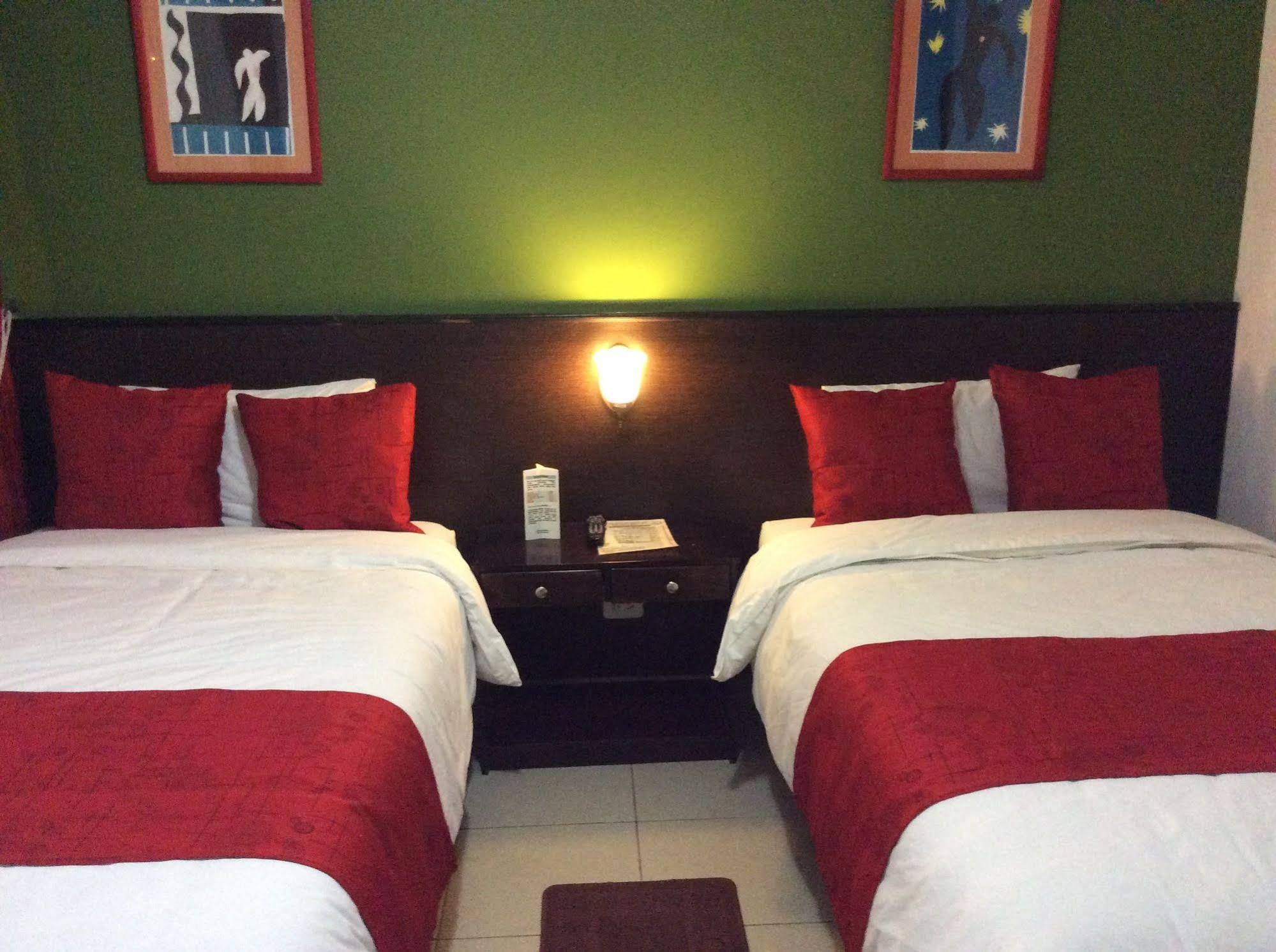 Hostal Mitad del Mundo