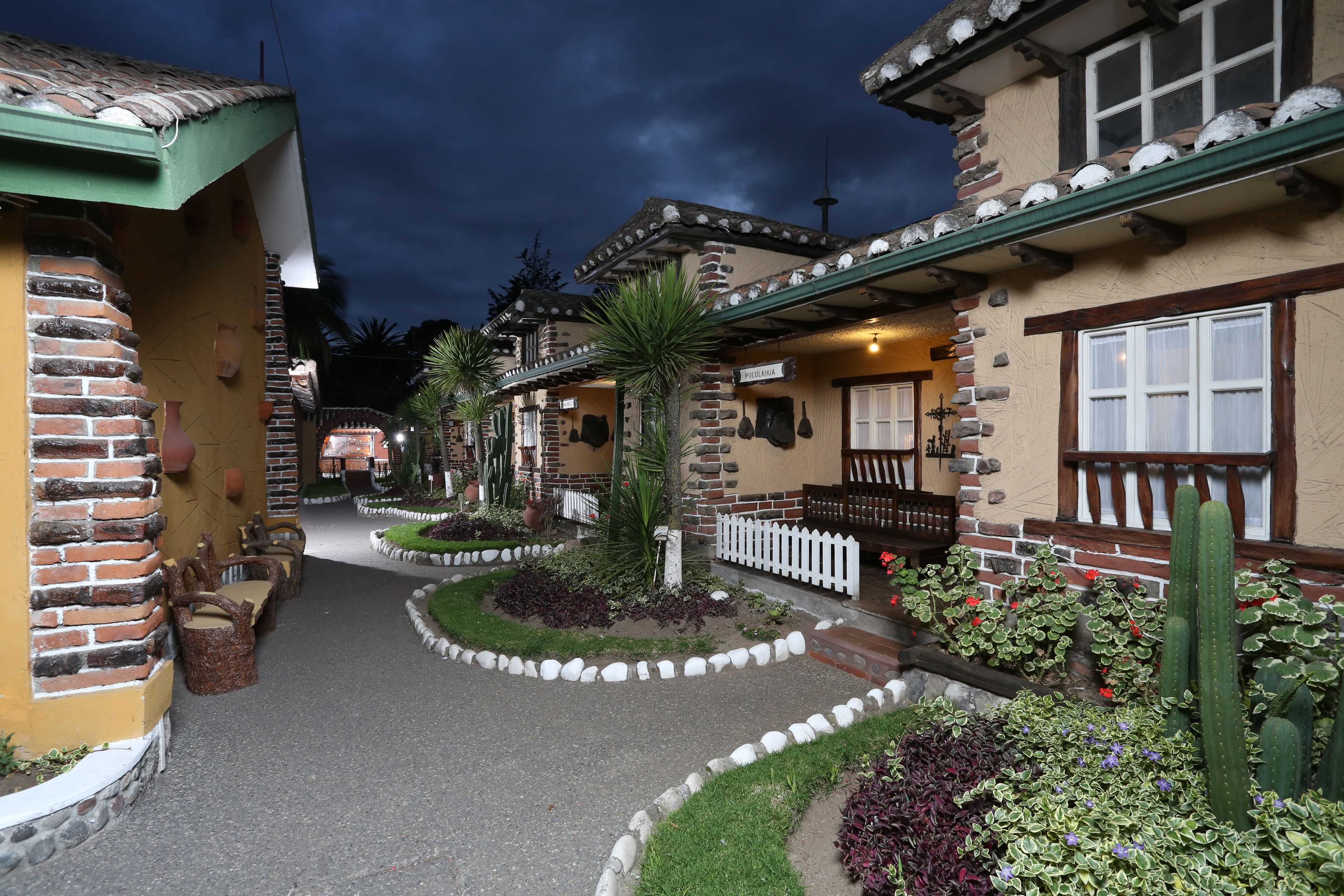 Hosteria Rumipamba de Las Rosas