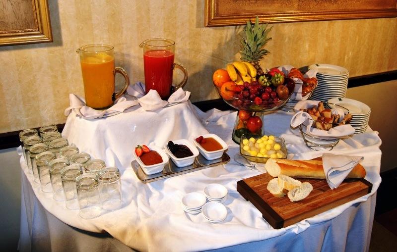 La Colina Suites